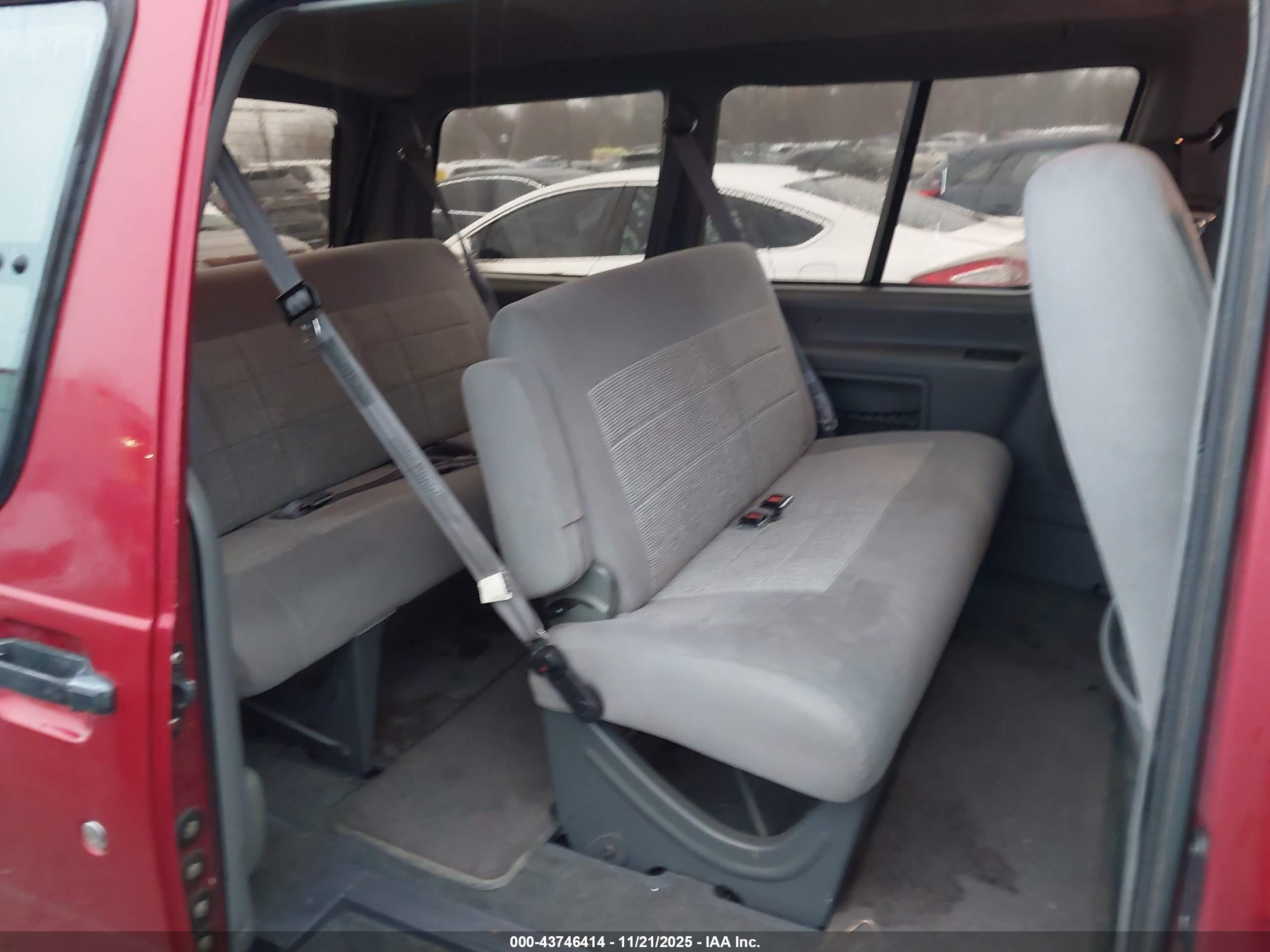 FORD AEROSTAR image 8