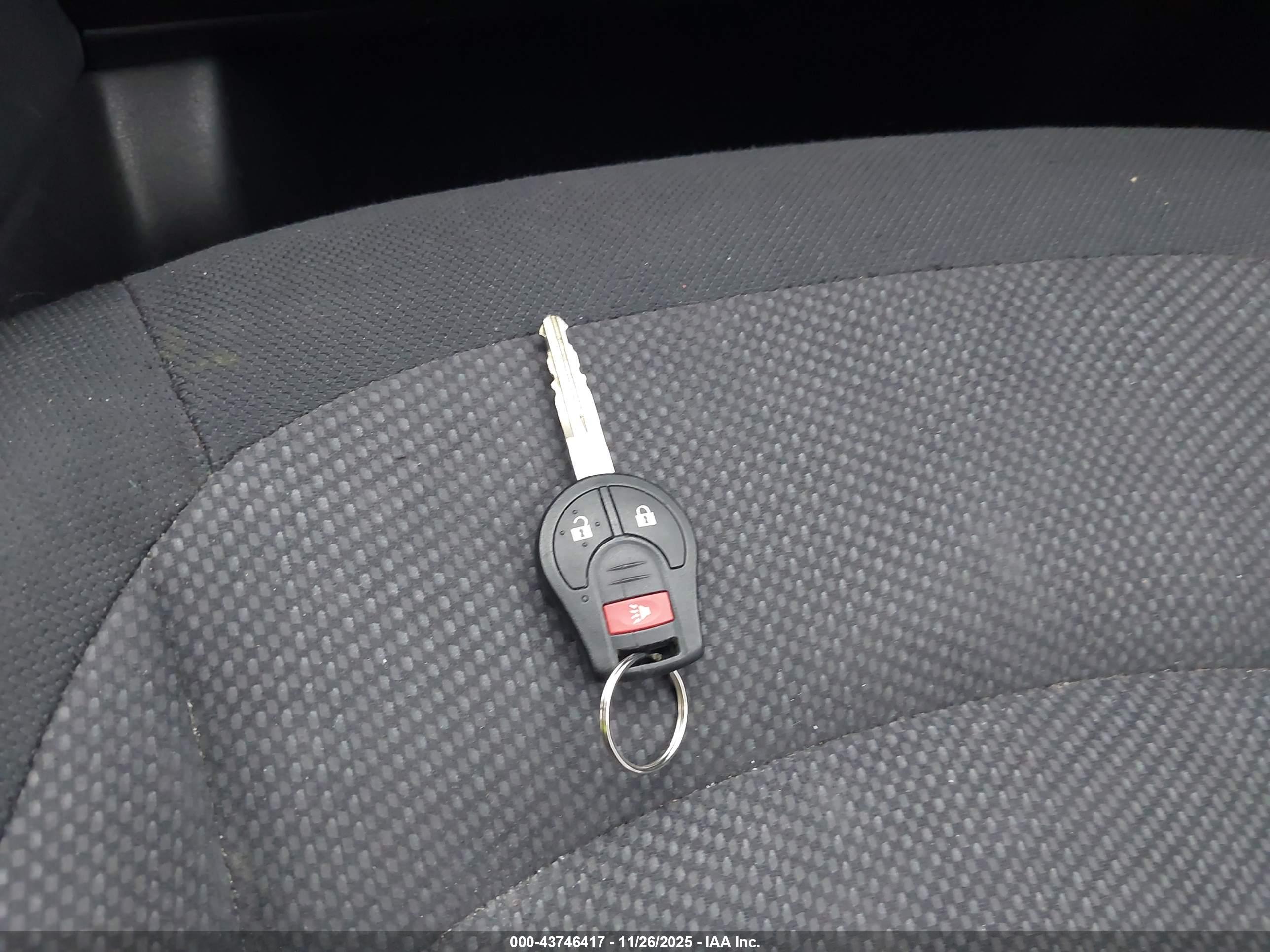 NISSAN ROGUE image 11
