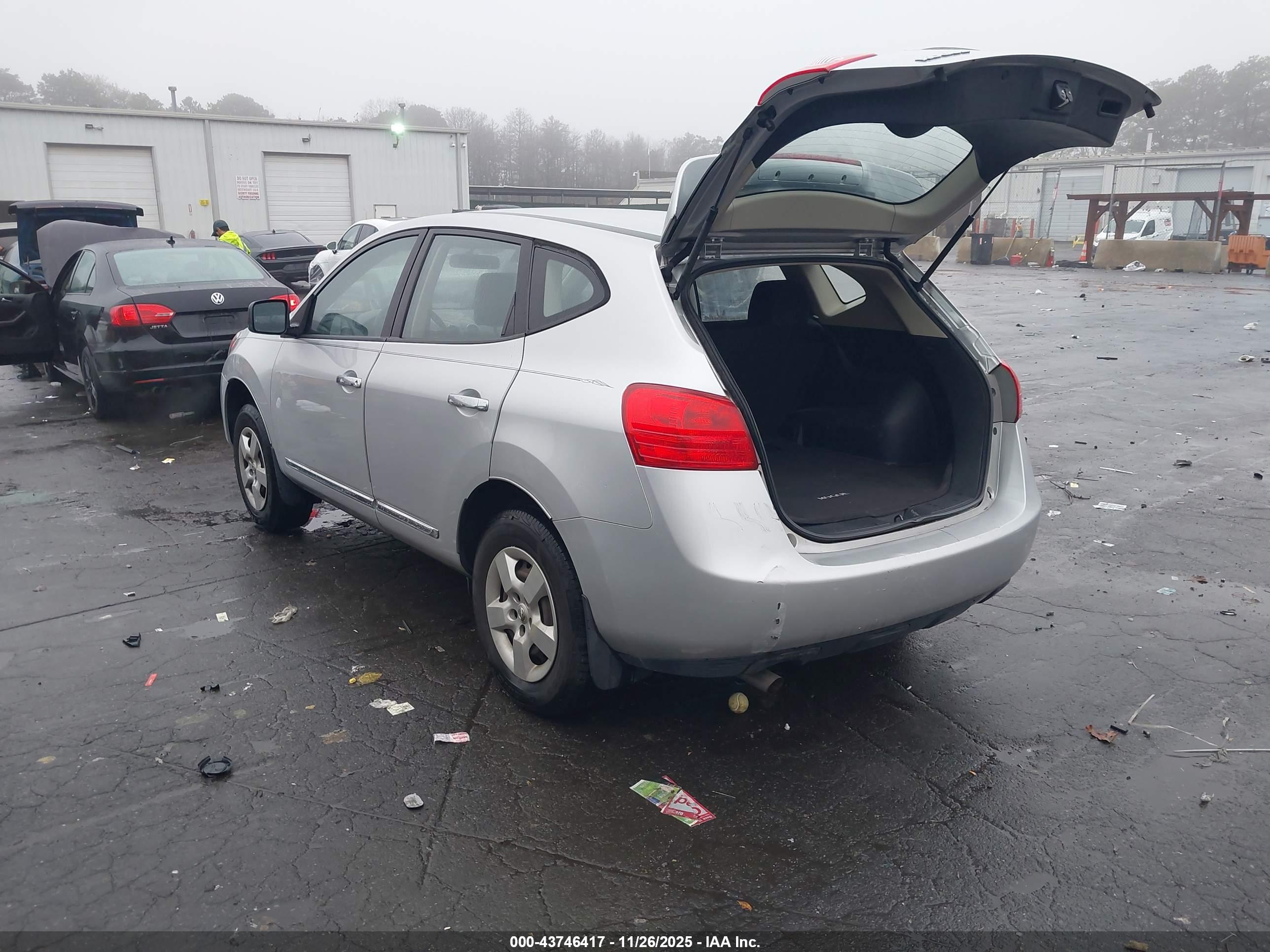 NISSAN ROGUE image 3