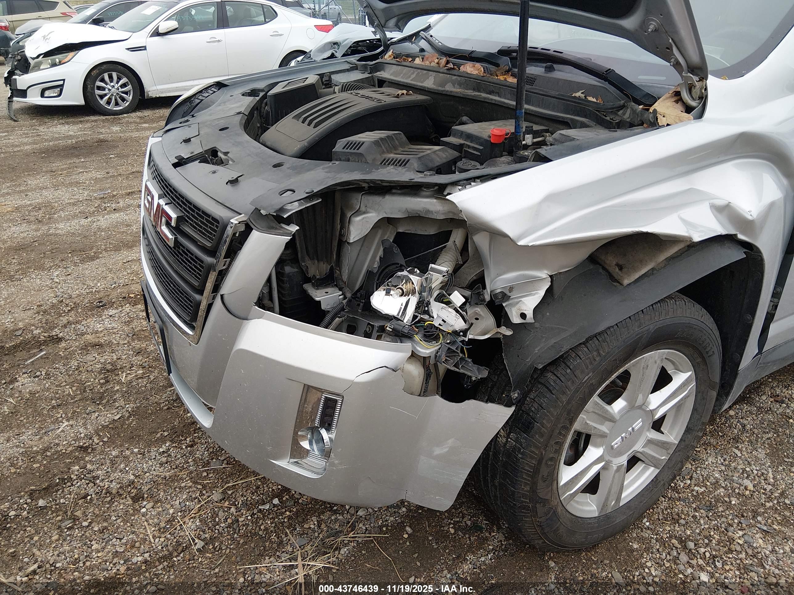 GMC TERRAIN image 6