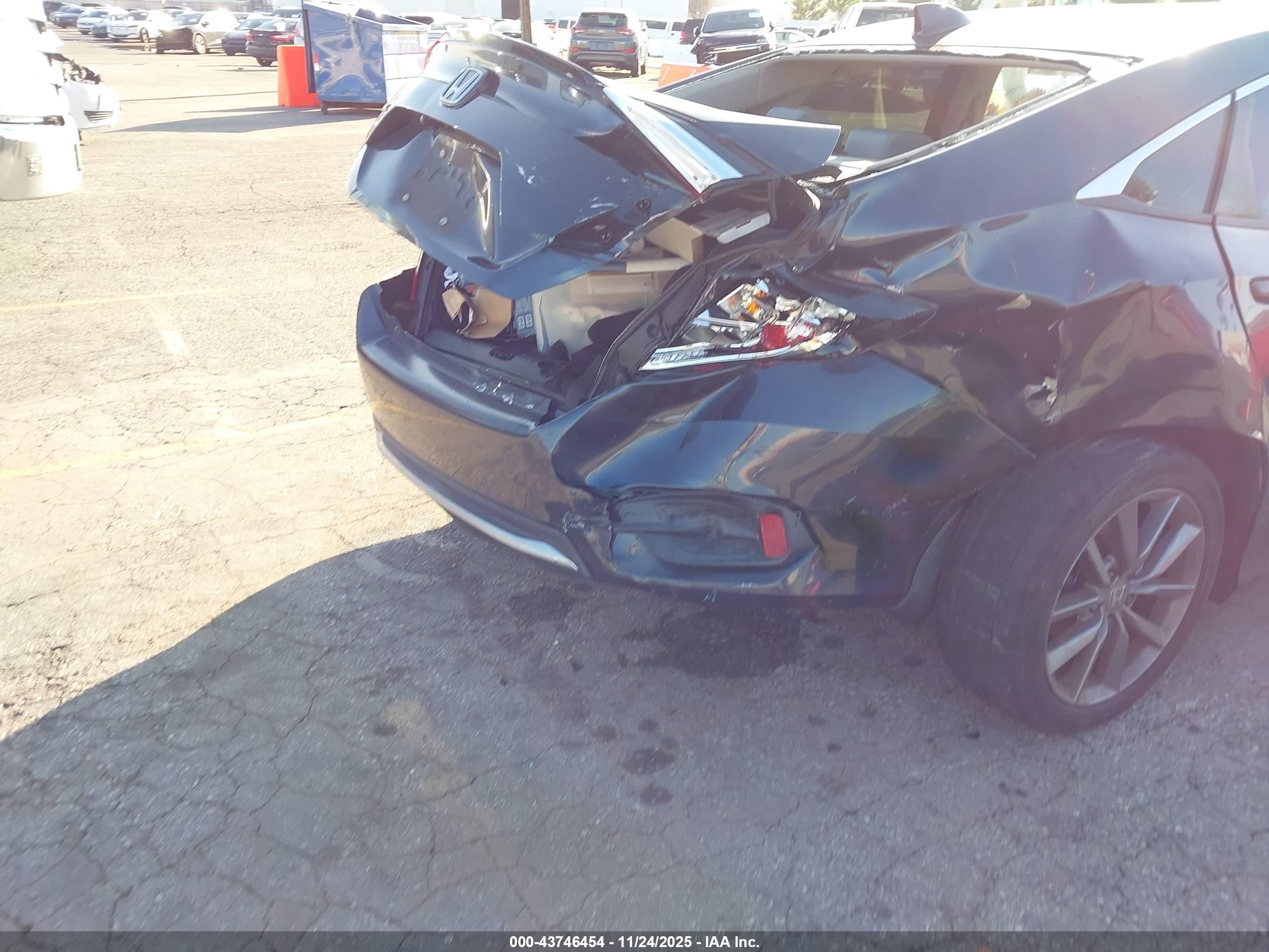 HONDA CIVIC image 4