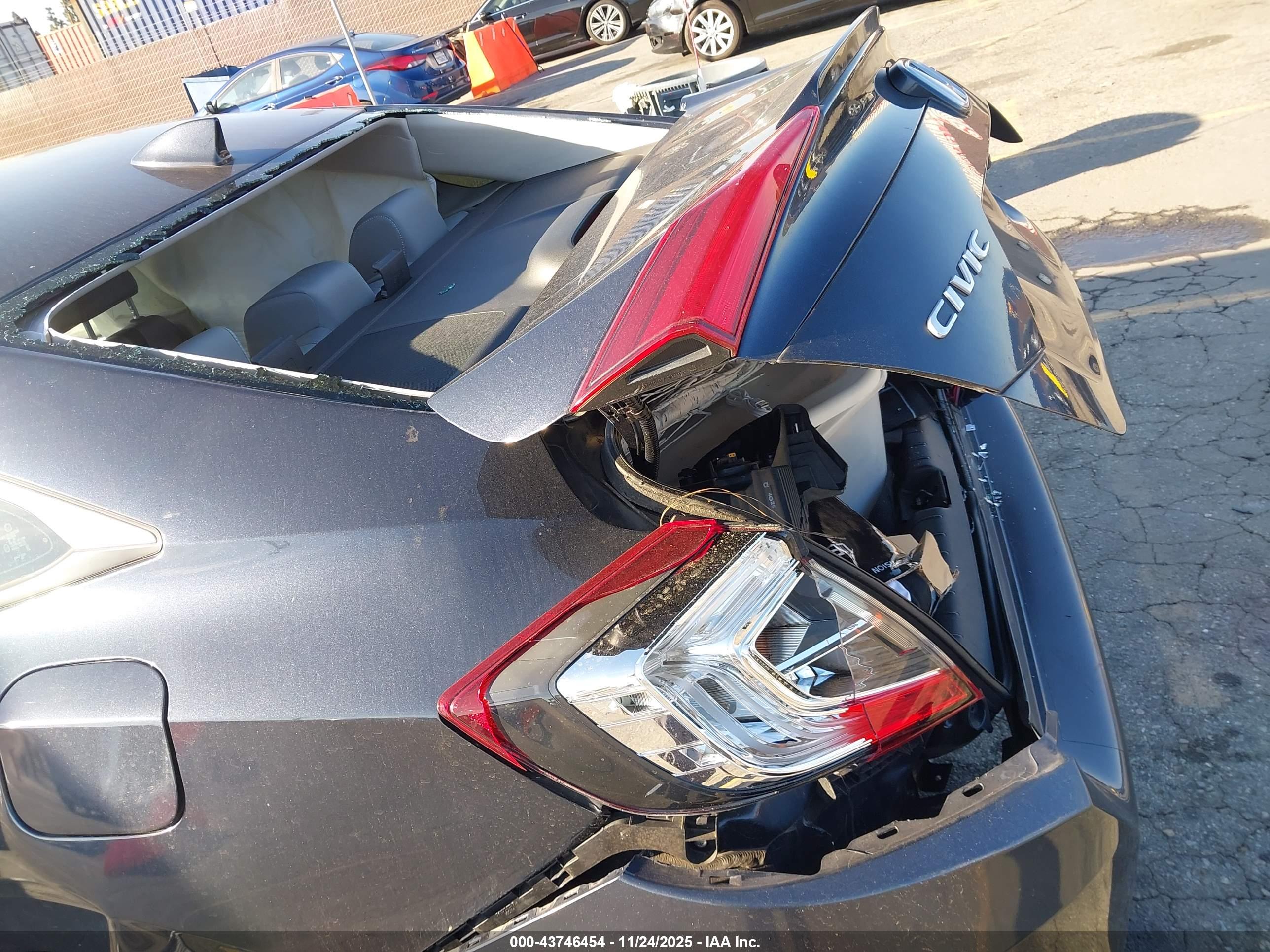 HONDA CIVIC image 6