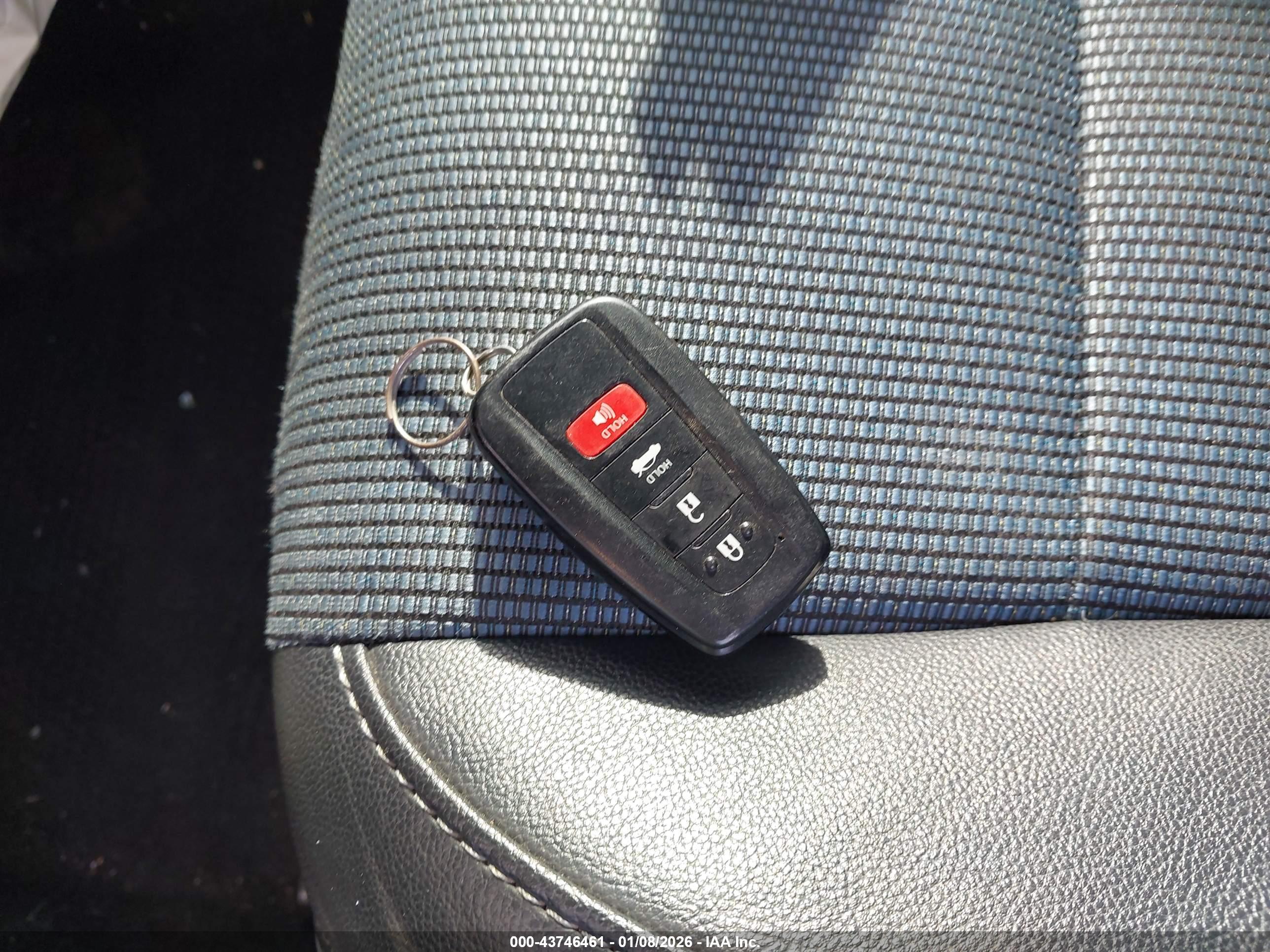 TOYOTA COROLLA image 11