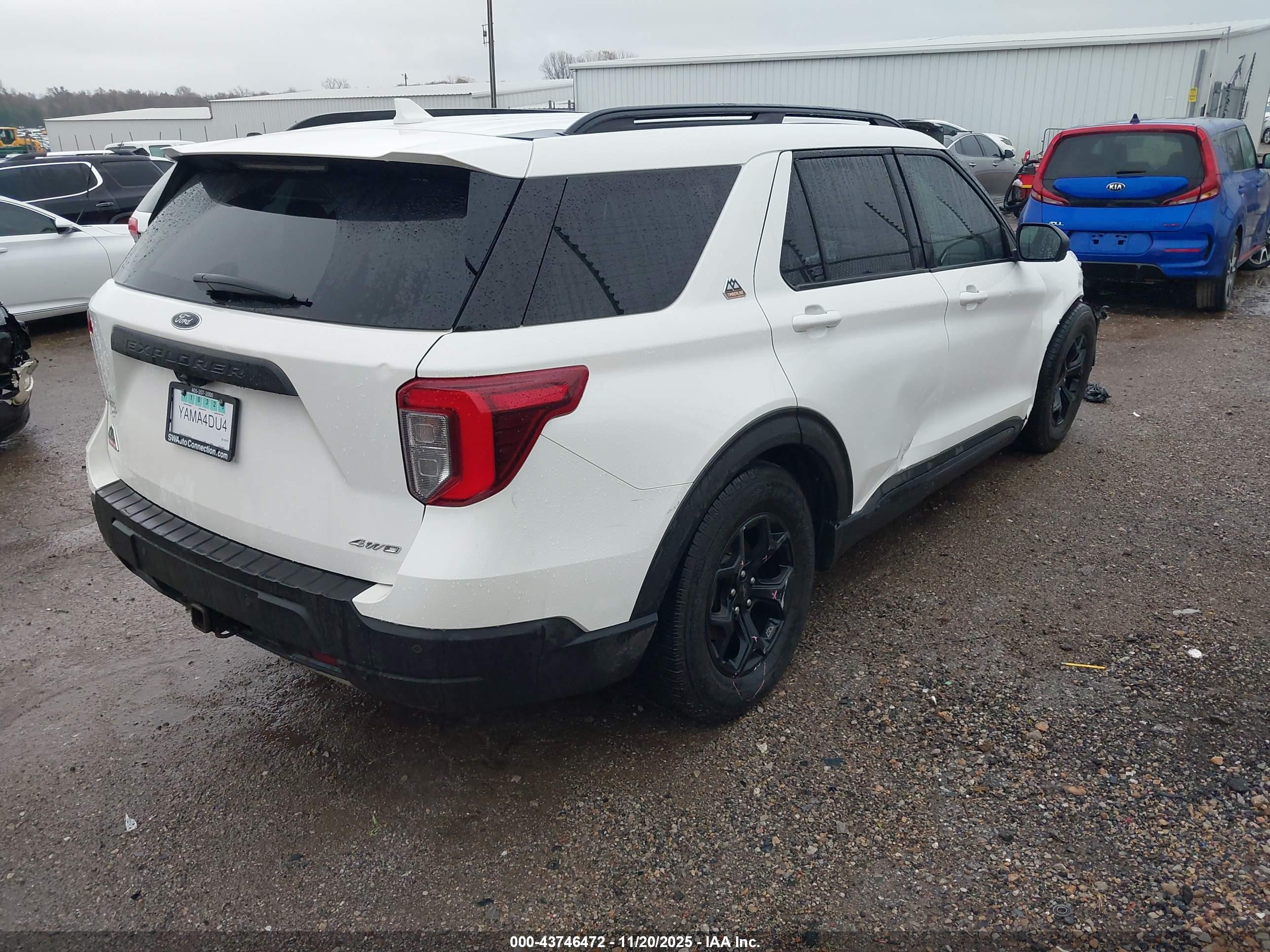 FORD EXPLORER image 4