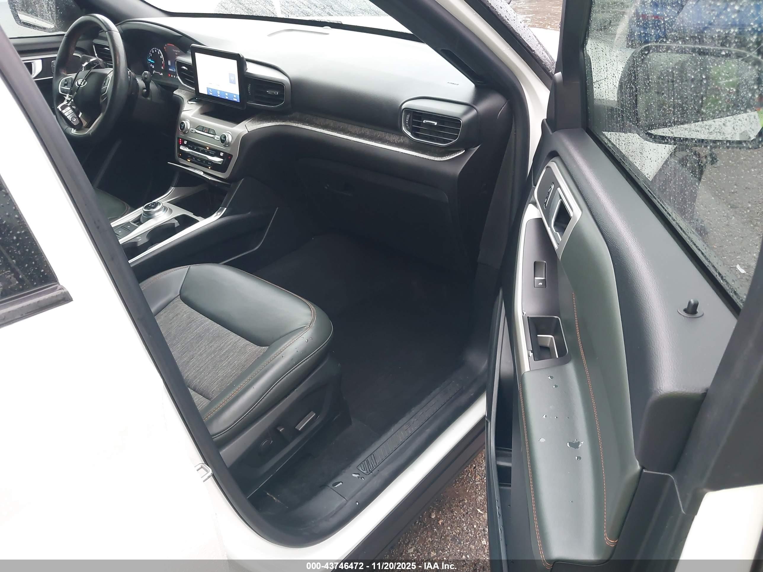 FORD EXPLORER image 5
