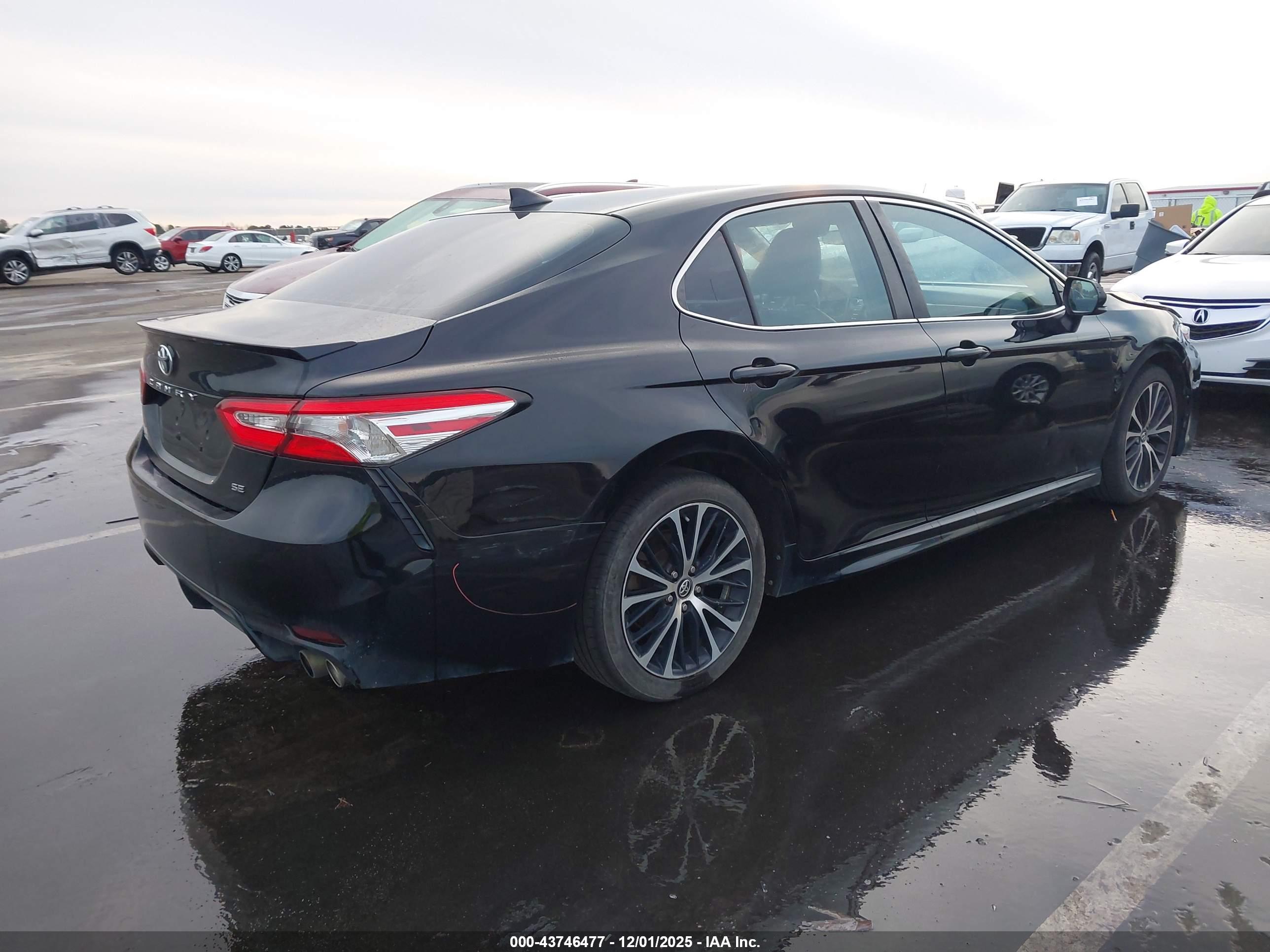 TOYOTA CAMRY image 4
