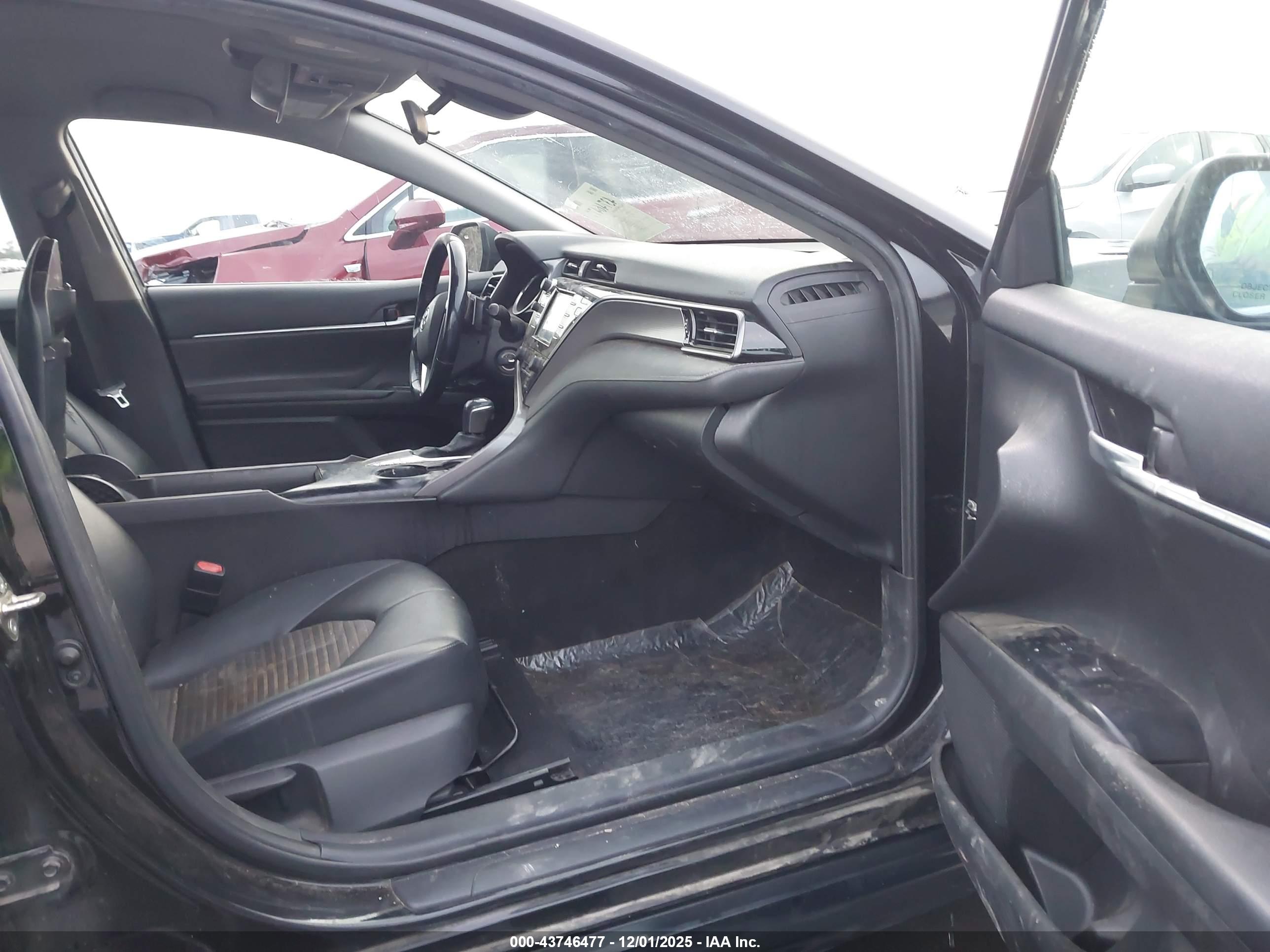 TOYOTA CAMRY image 5