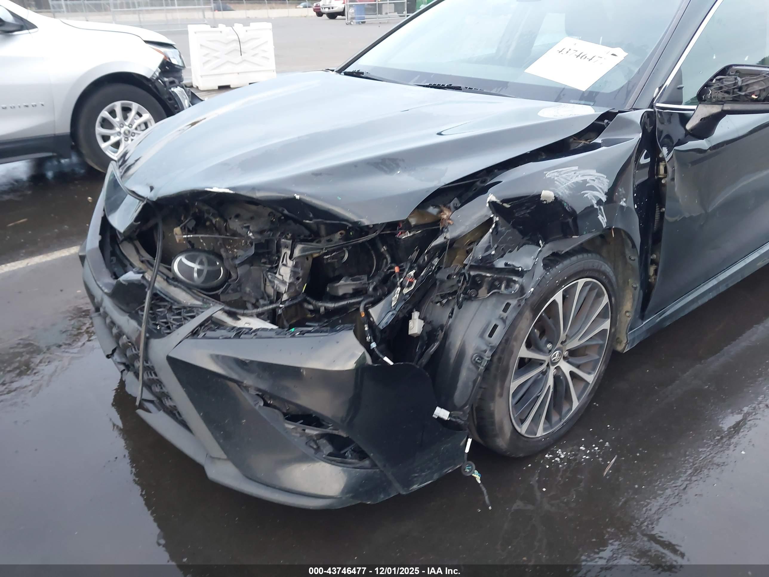 TOYOTA CAMRY image 6