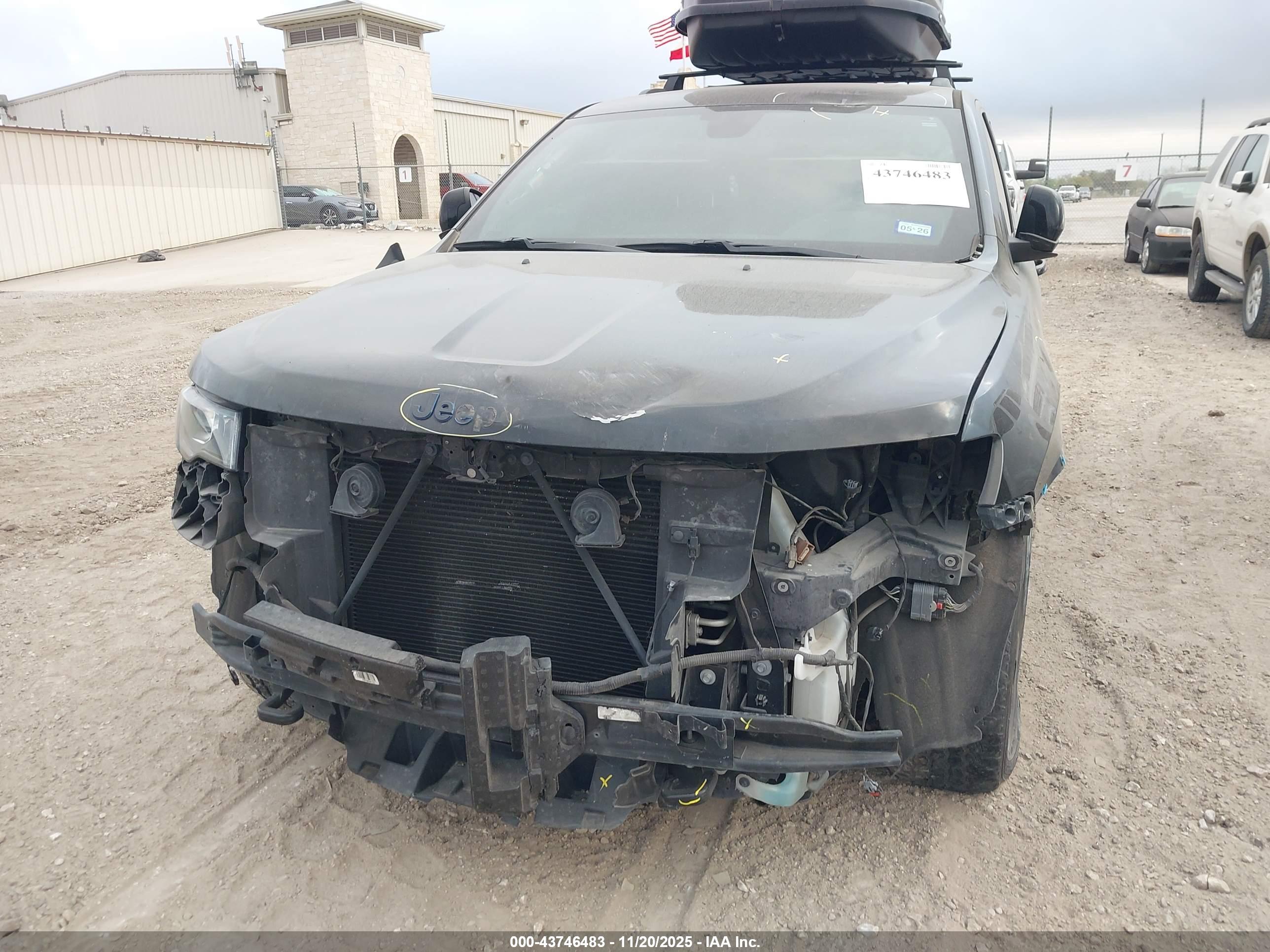 JEEP GRAND image 6