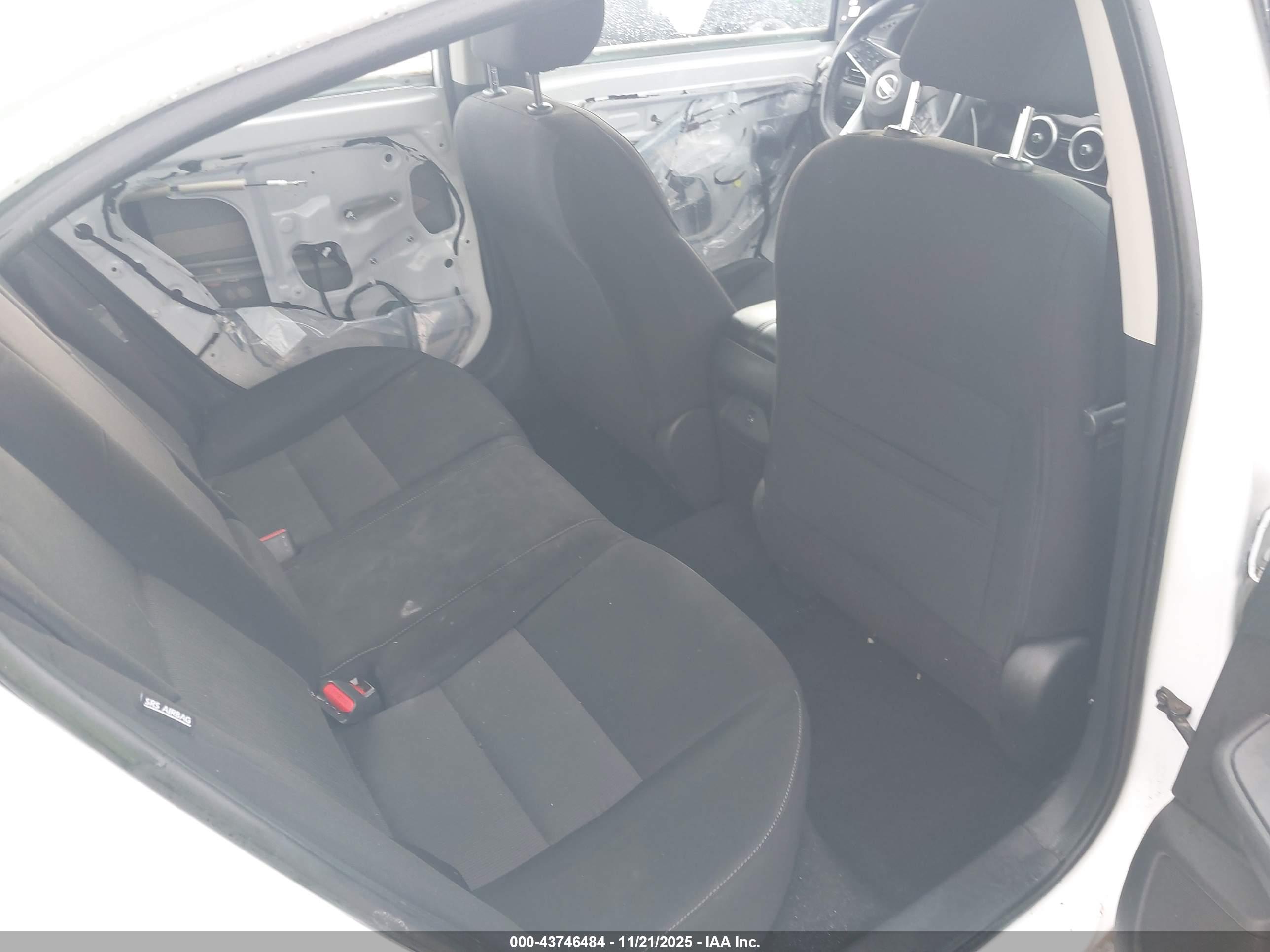 NISSAN SENTRA image 8