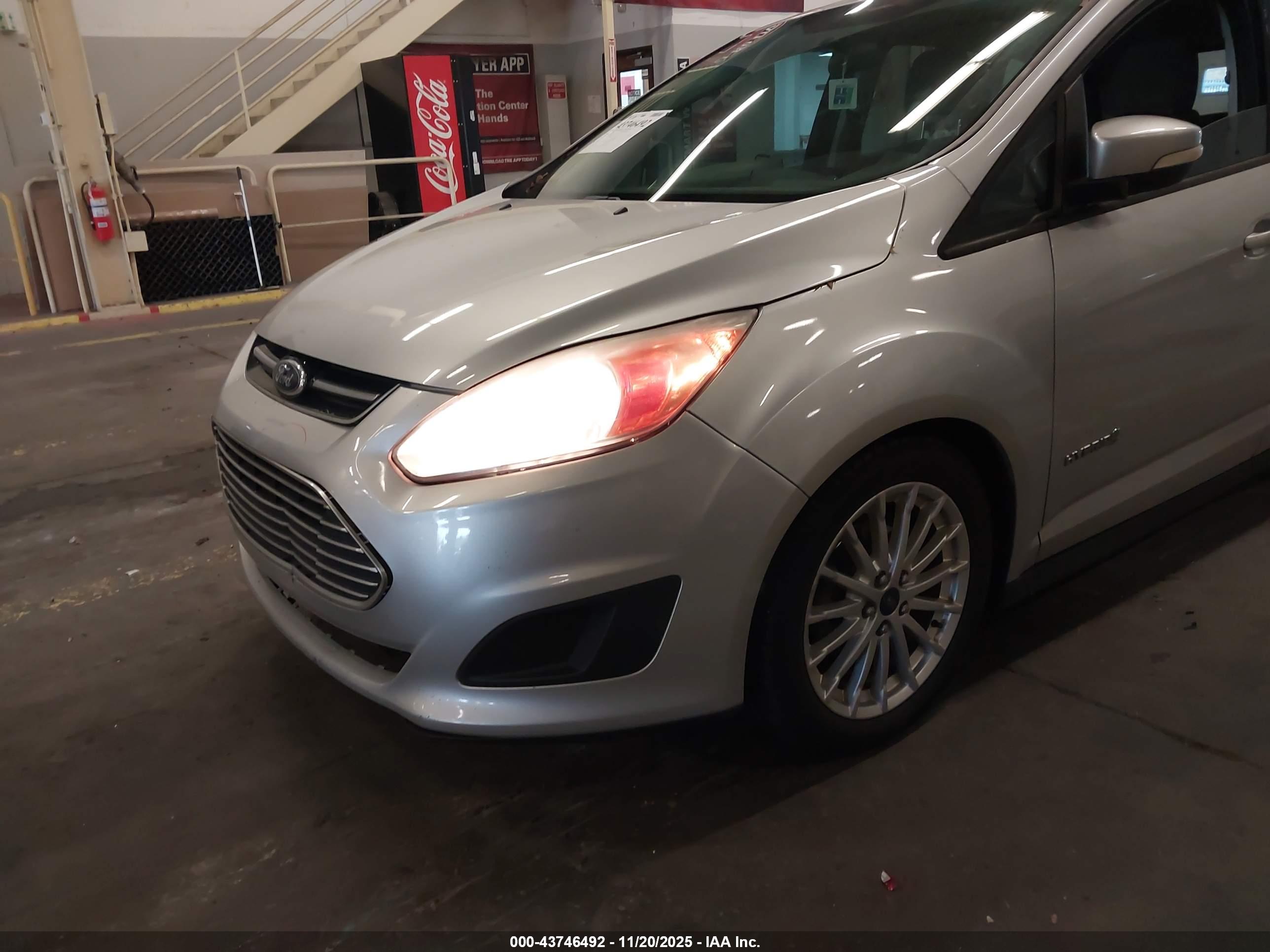 FORD C-MAX image 6
