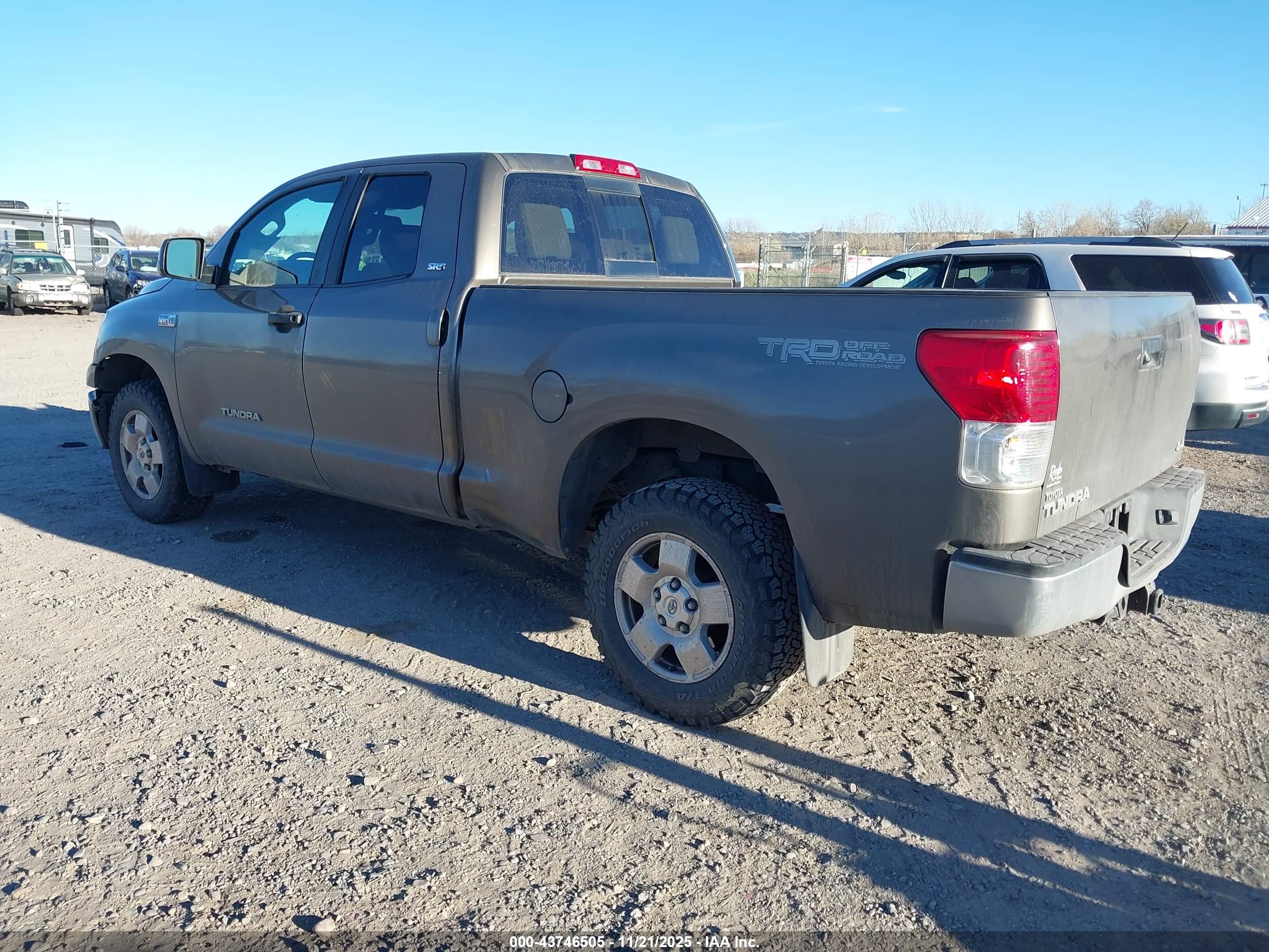 TOYOTA TUNDRA image 3