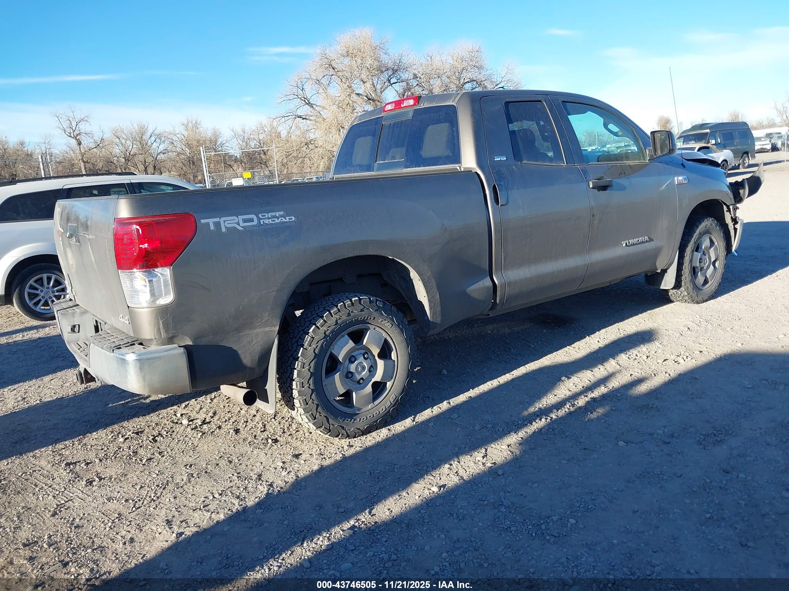 TOYOTA TUNDRA image 4