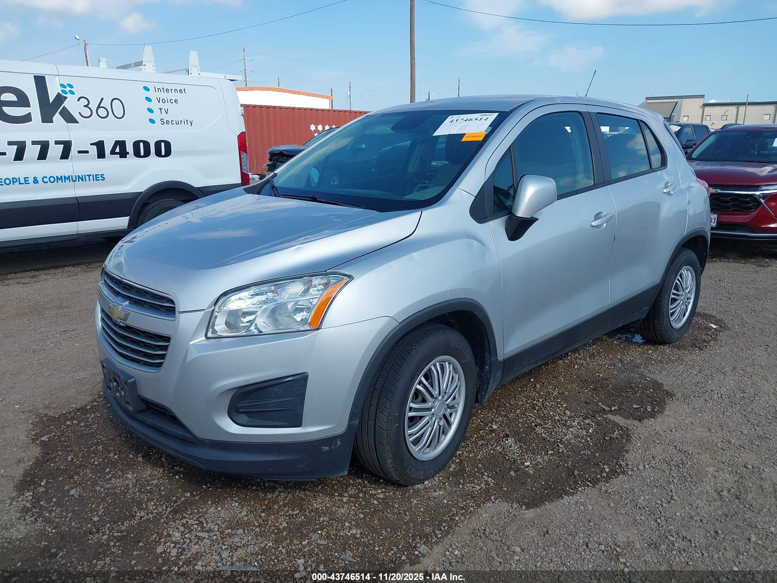 CHEVROLET TRAX image 2