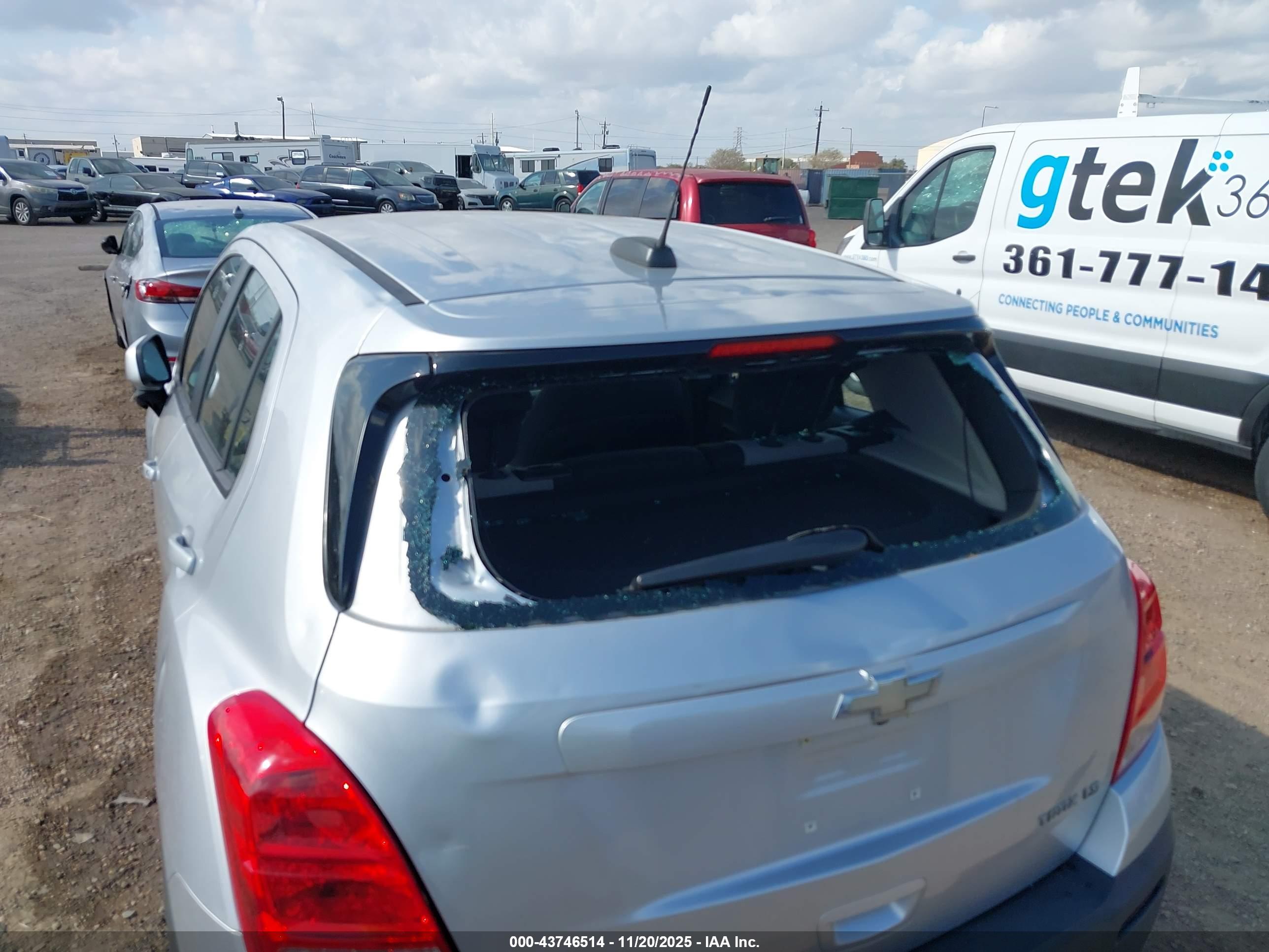 CHEVROLET TRAX image 6