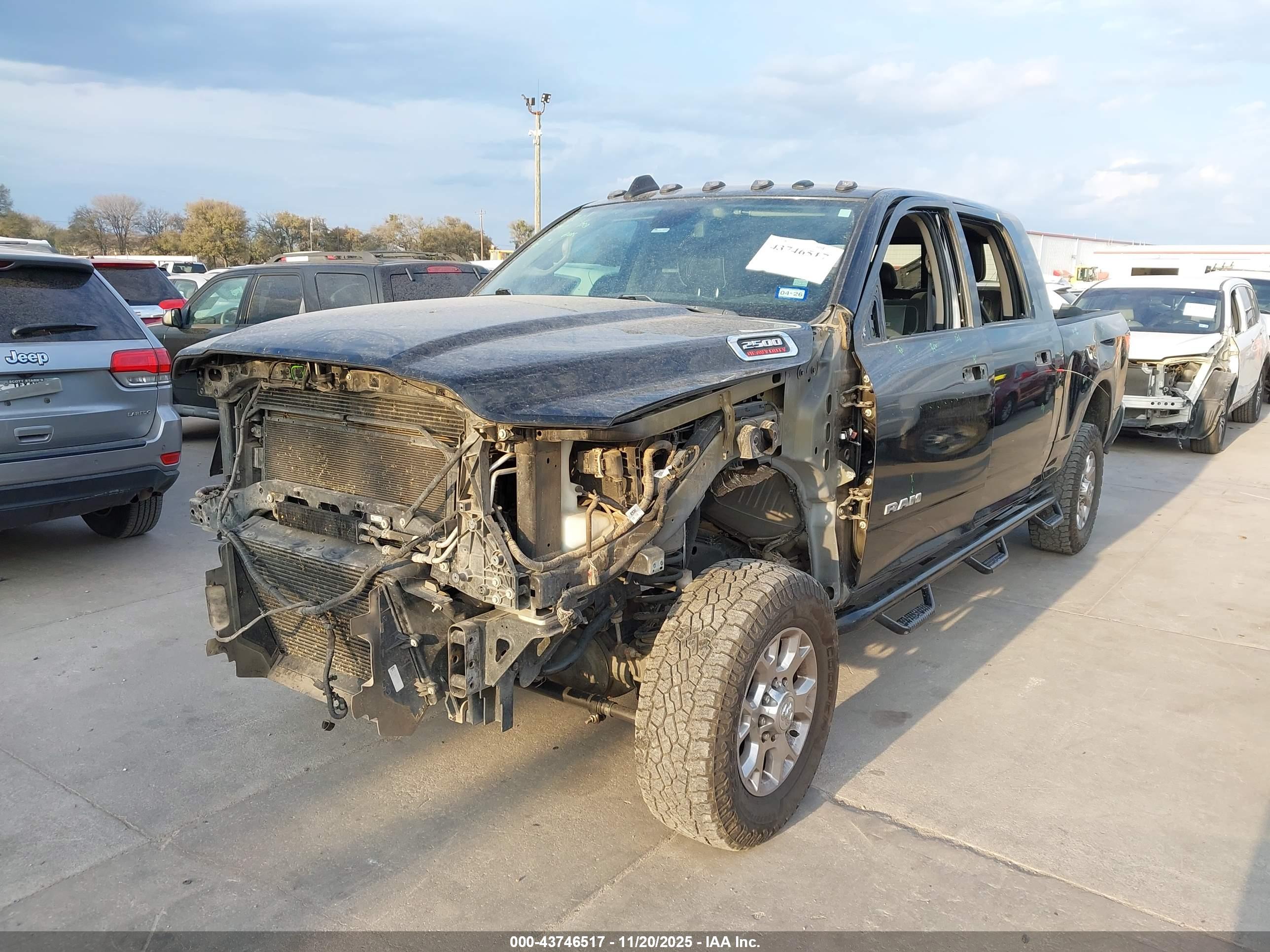 RAM 2500 image 2