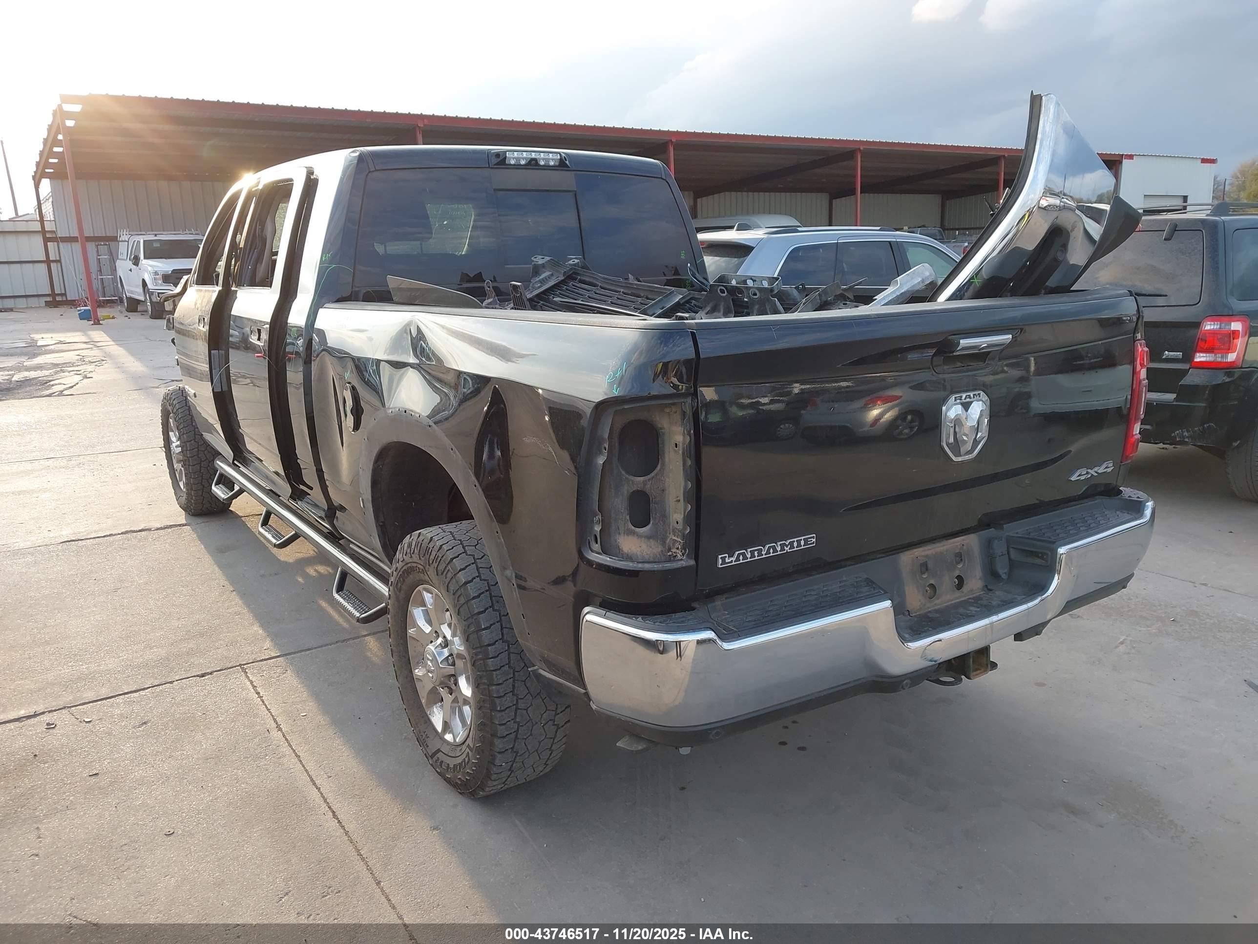 RAM 2500 image 3