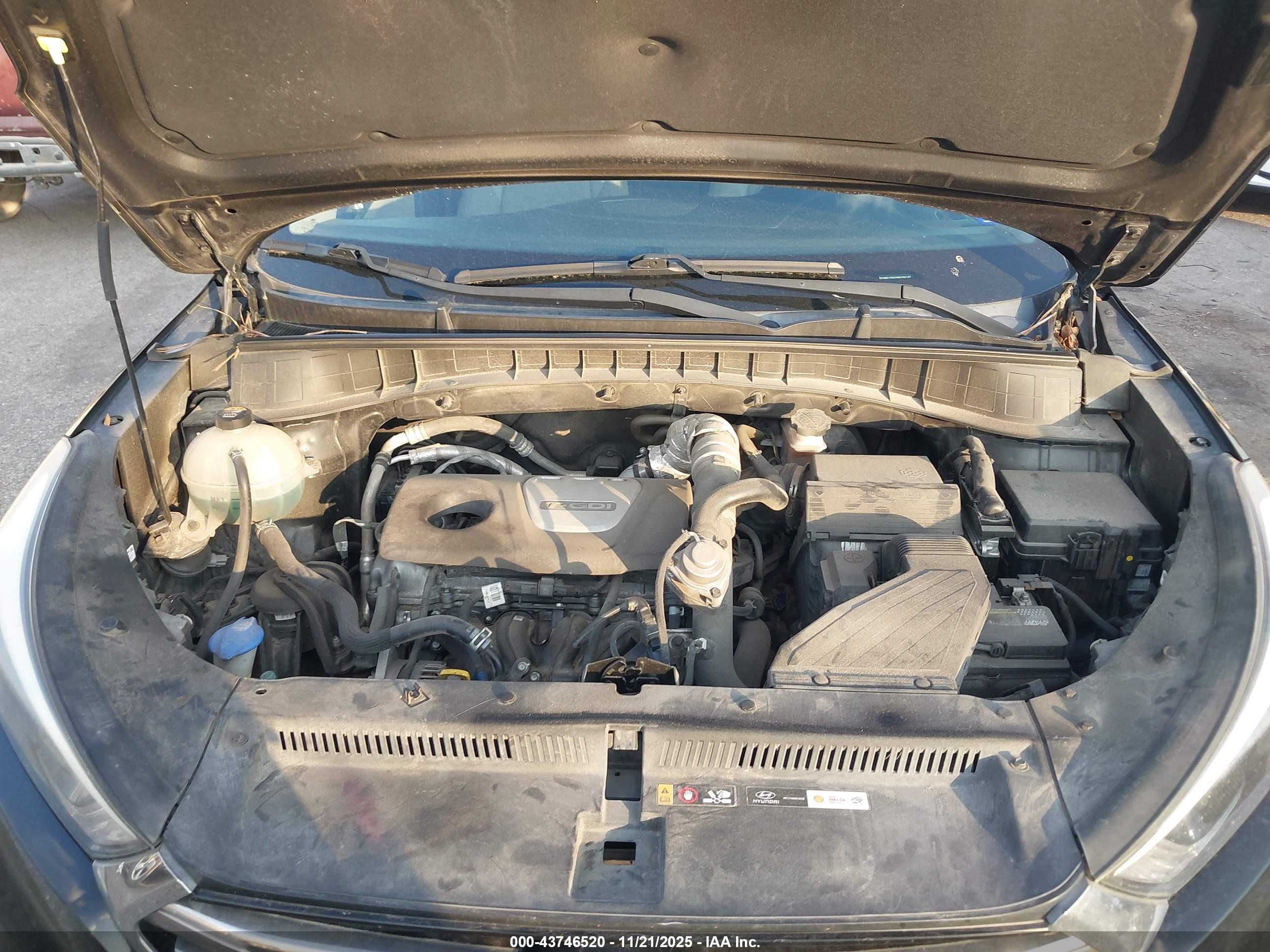 HYUNDAI TUCSON image 10