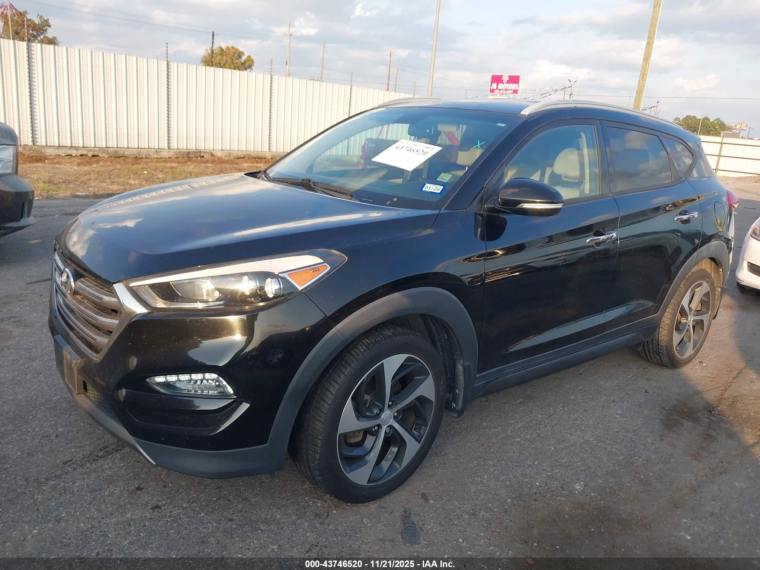 HYUNDAI TUCSON image 2