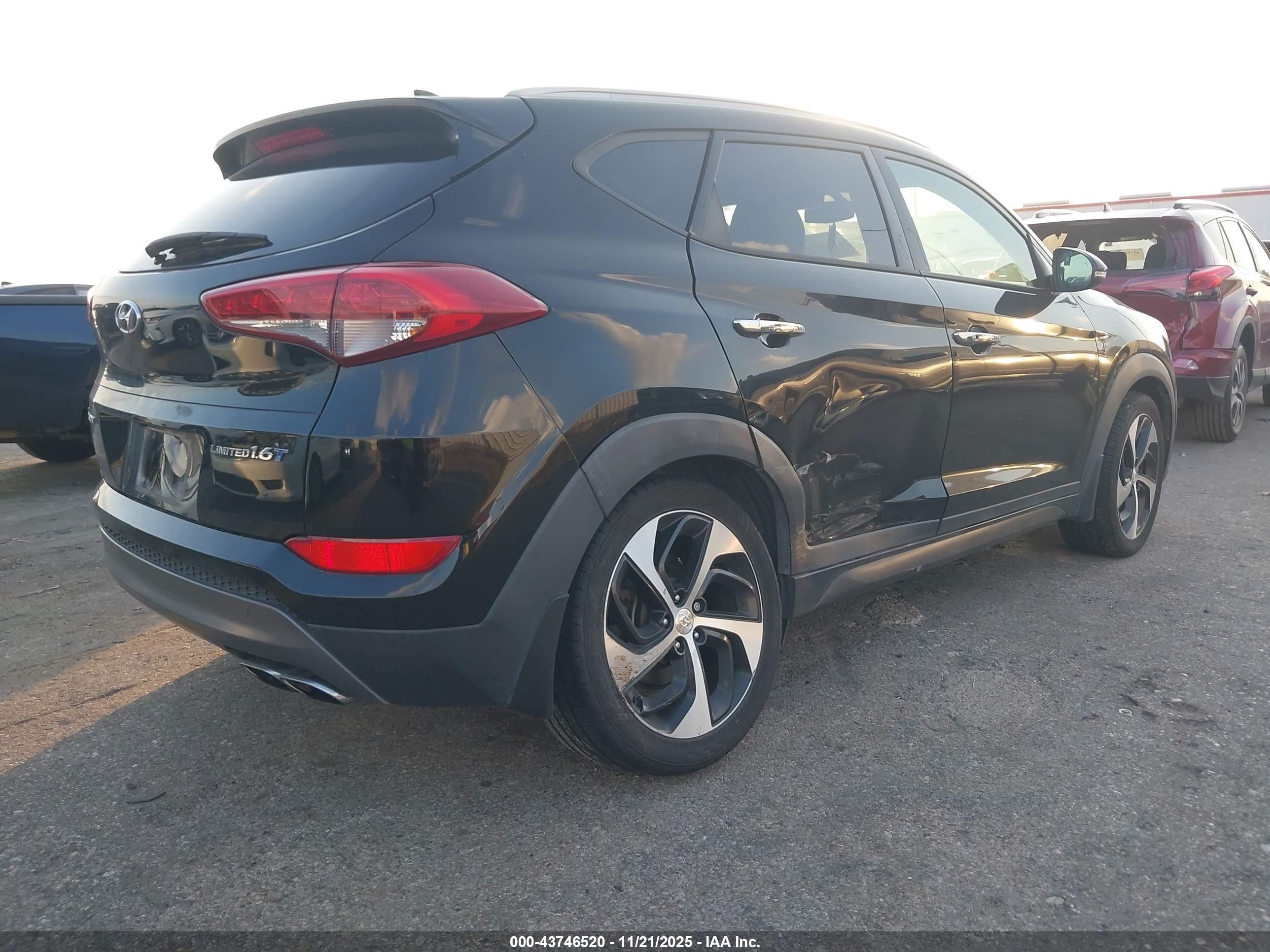 HYUNDAI TUCSON image 4