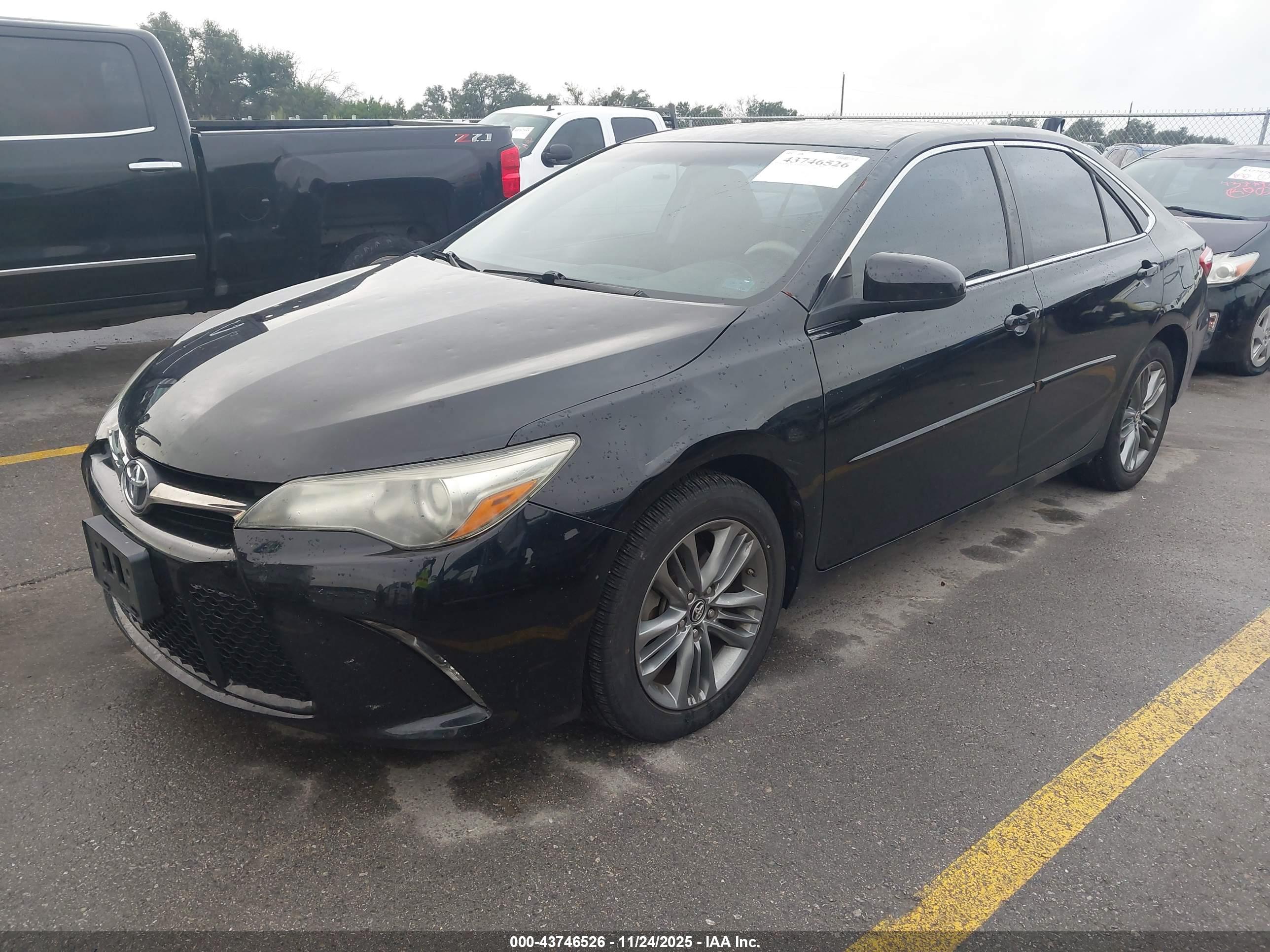 TOYOTA CAMRY image 2