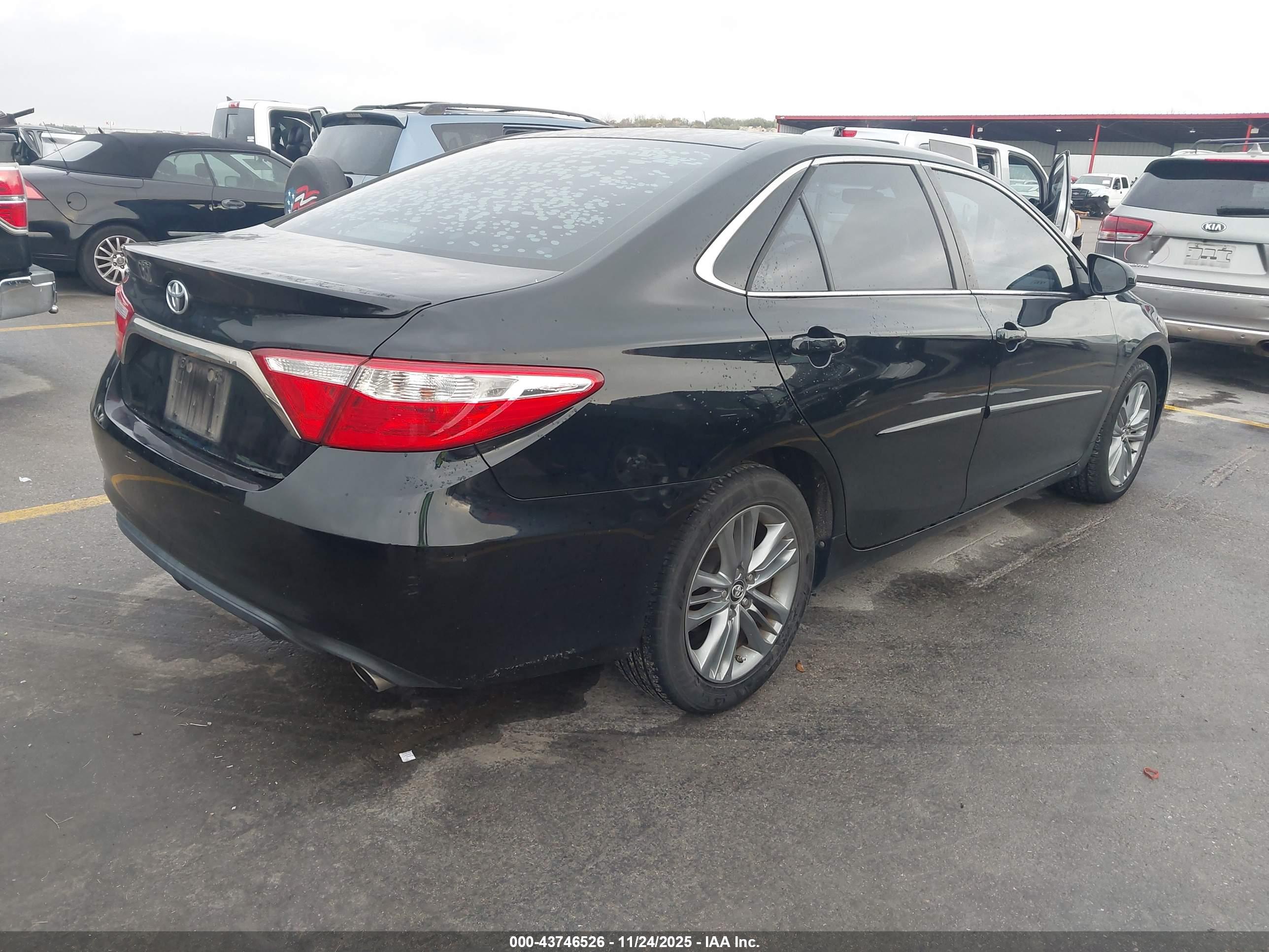 TOYOTA CAMRY image 4