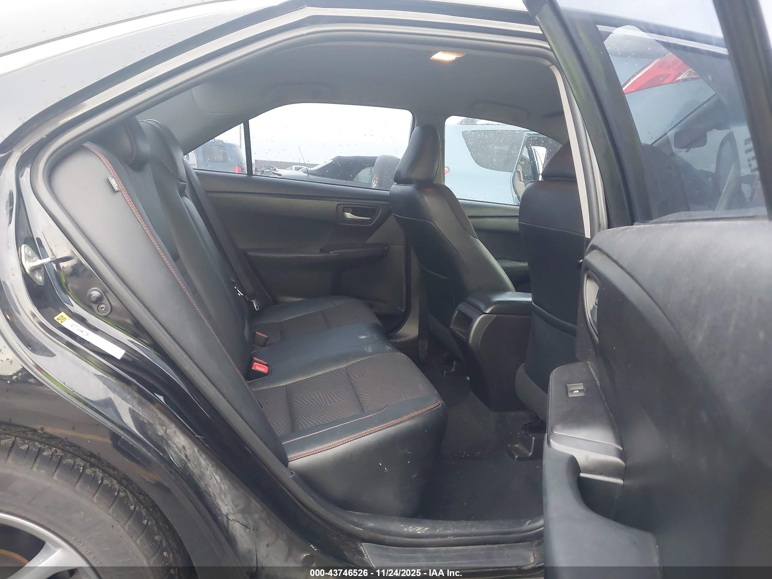 TOYOTA CAMRY image 8