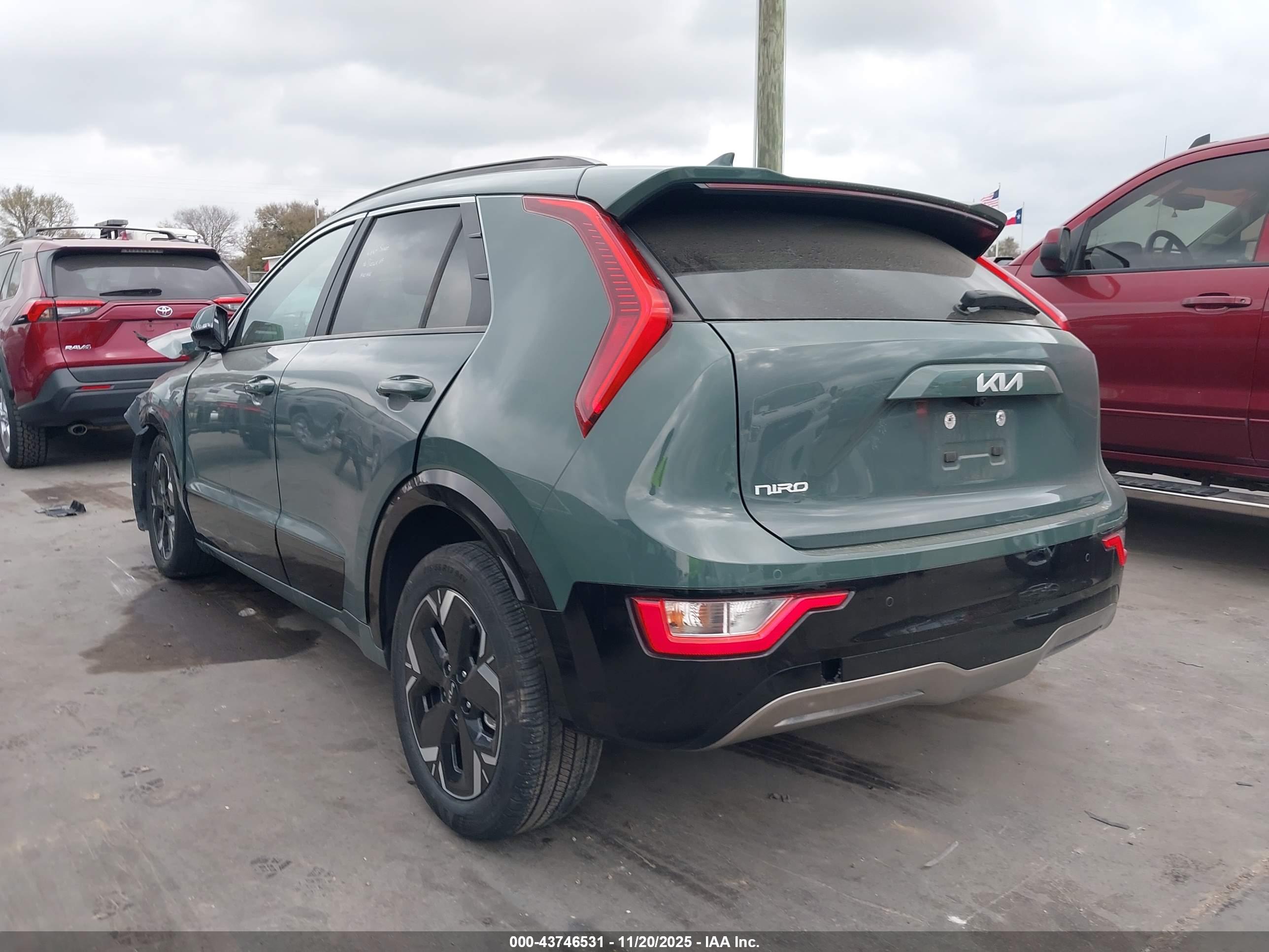 KIA NIRO image 3