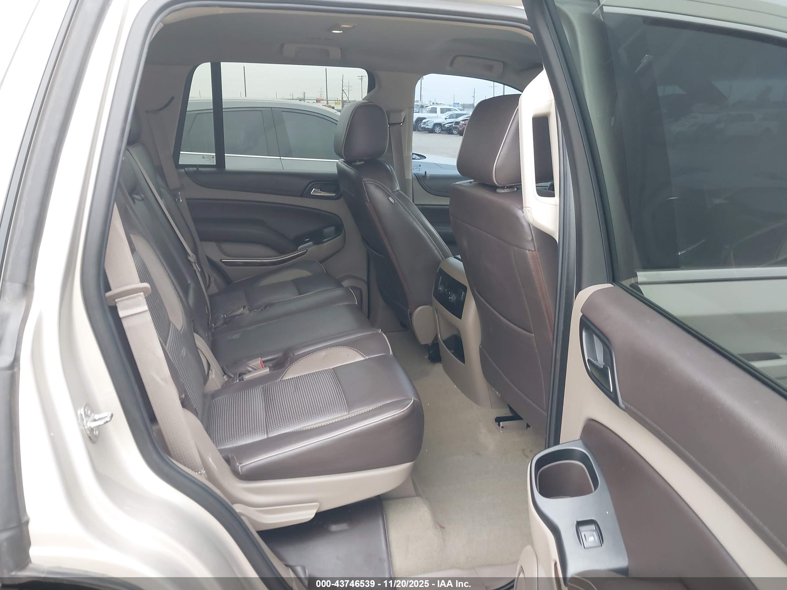 CHEVROLET TAHOE image 8