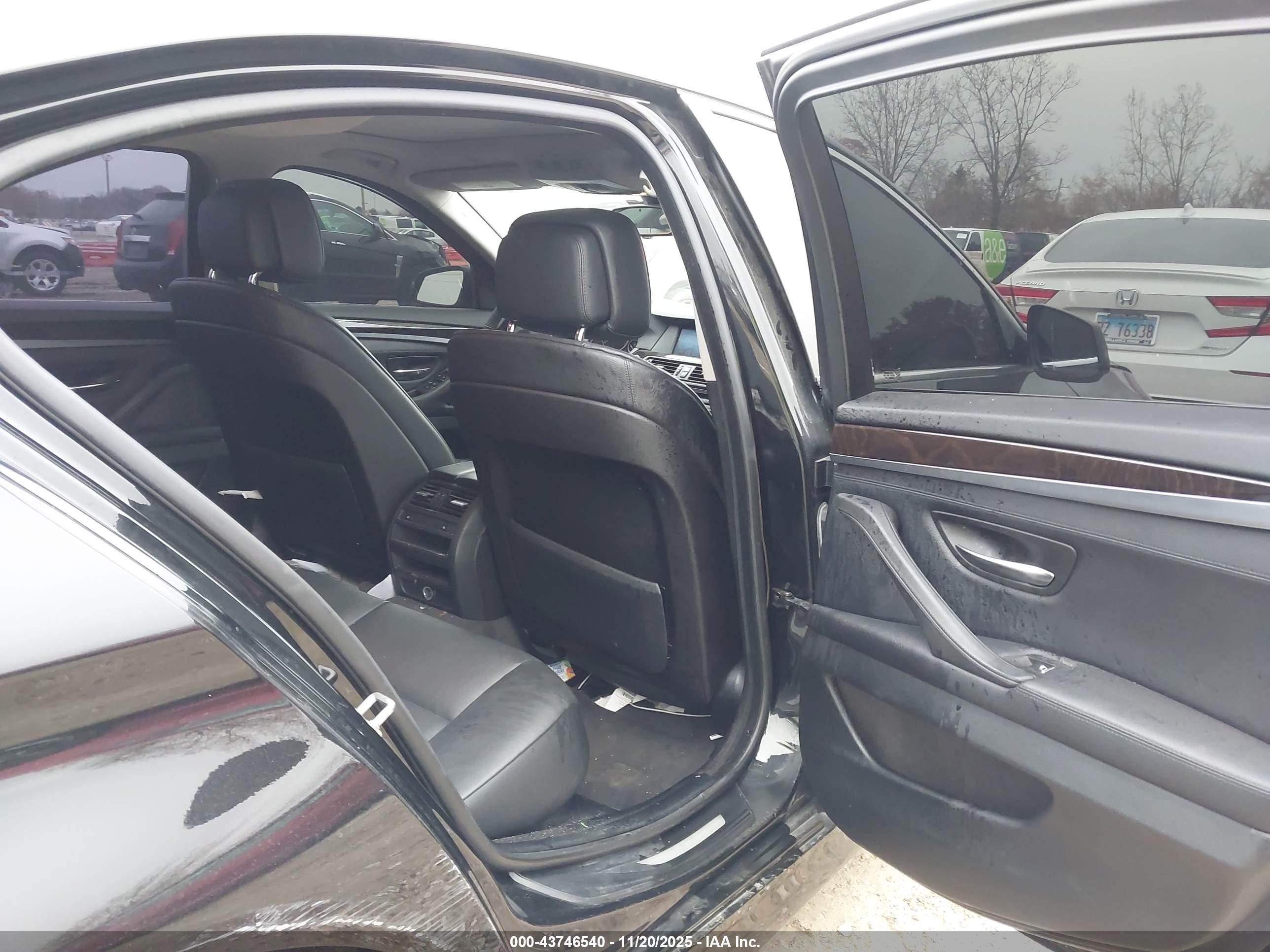 BMW 535I image 8