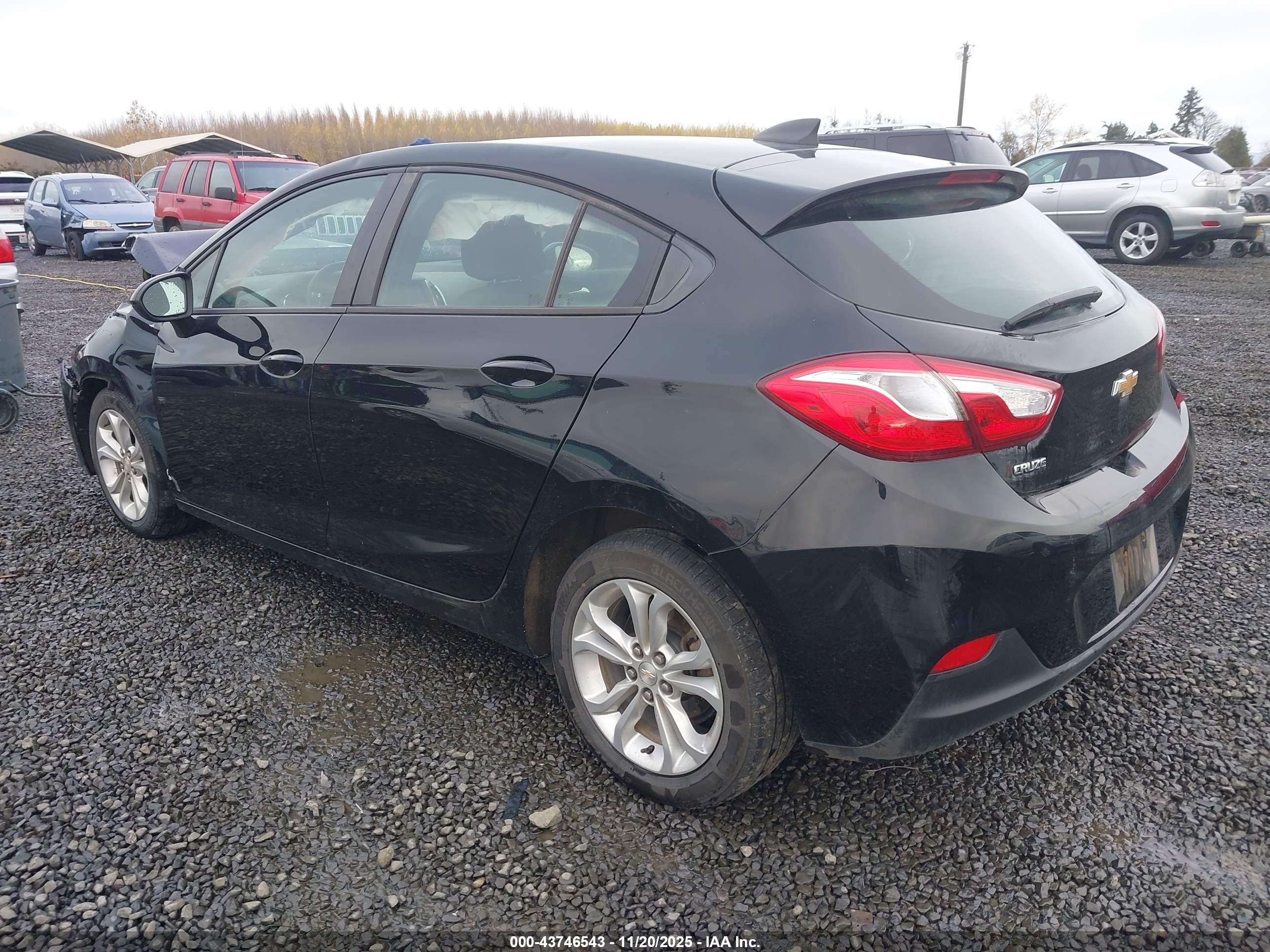 CHEVROLET CRUZE image 3