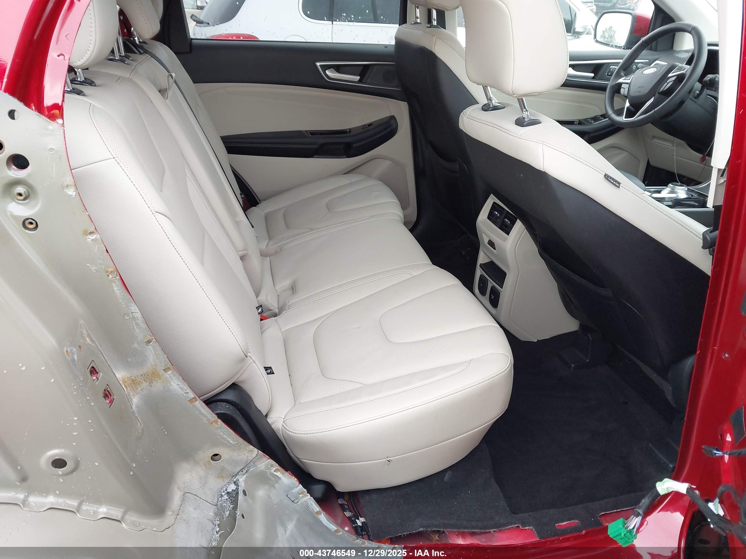 FORD EDGE image 8