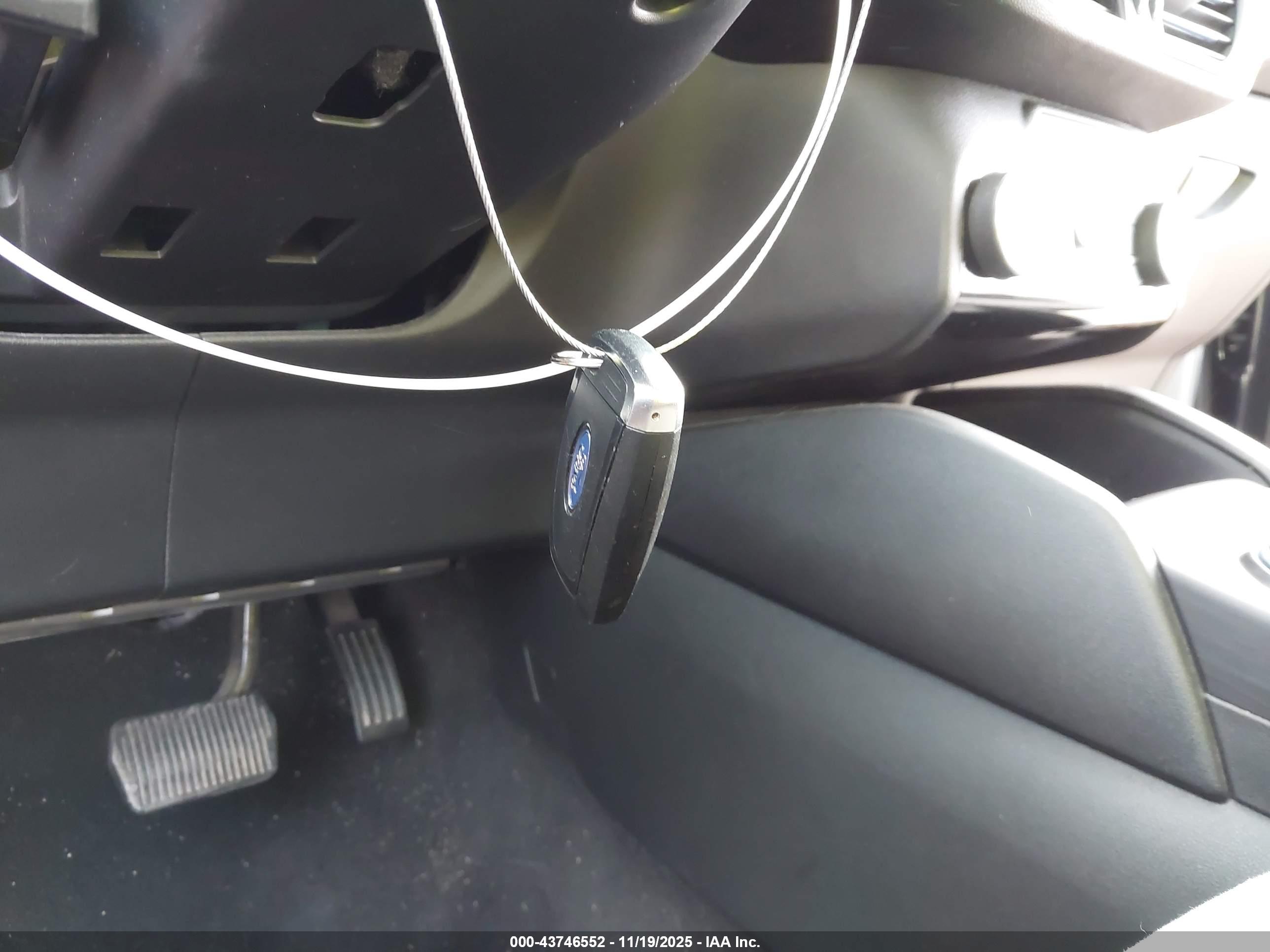 FORD ESCAPE image 11