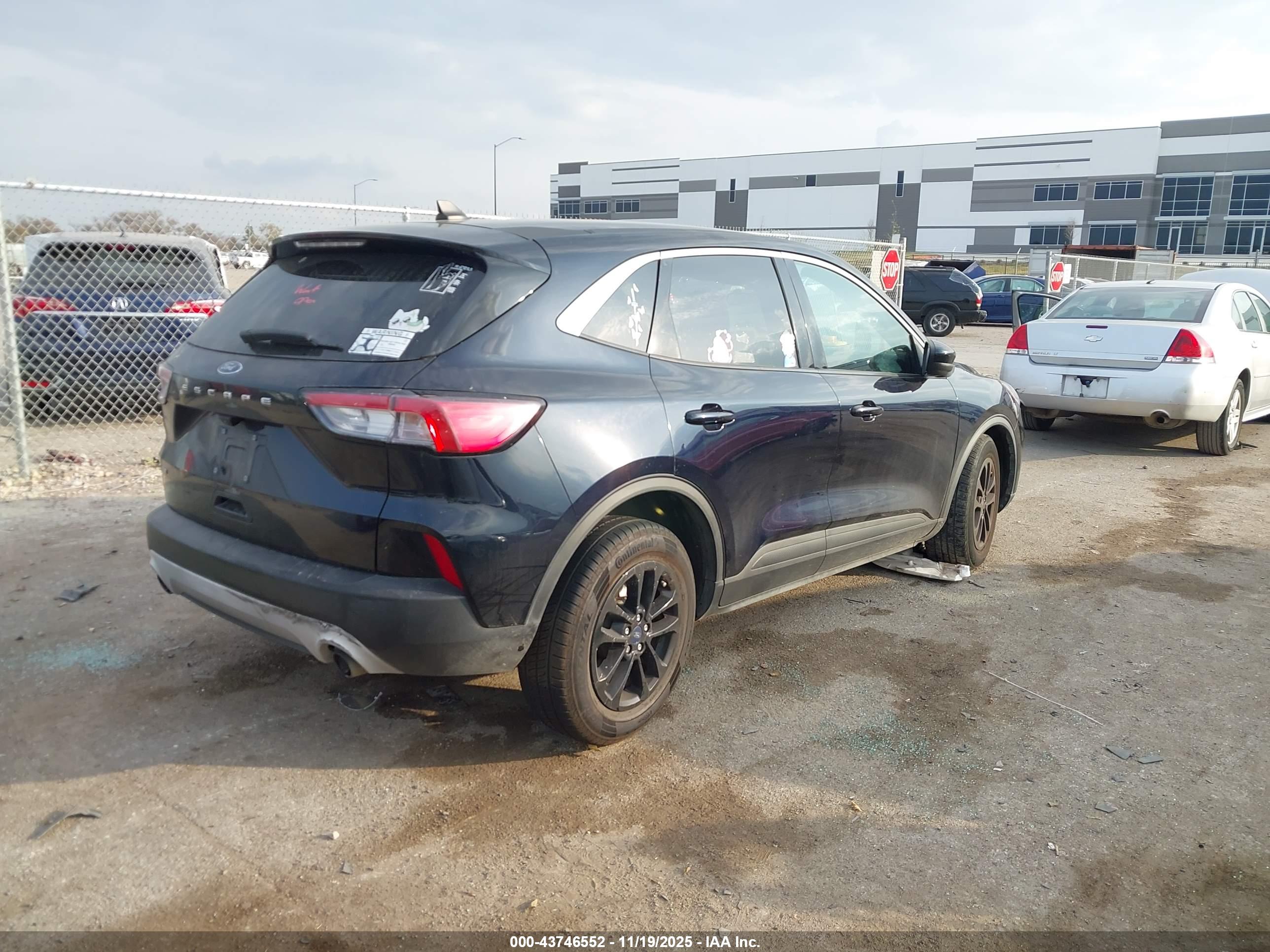 FORD ESCAPE image 4