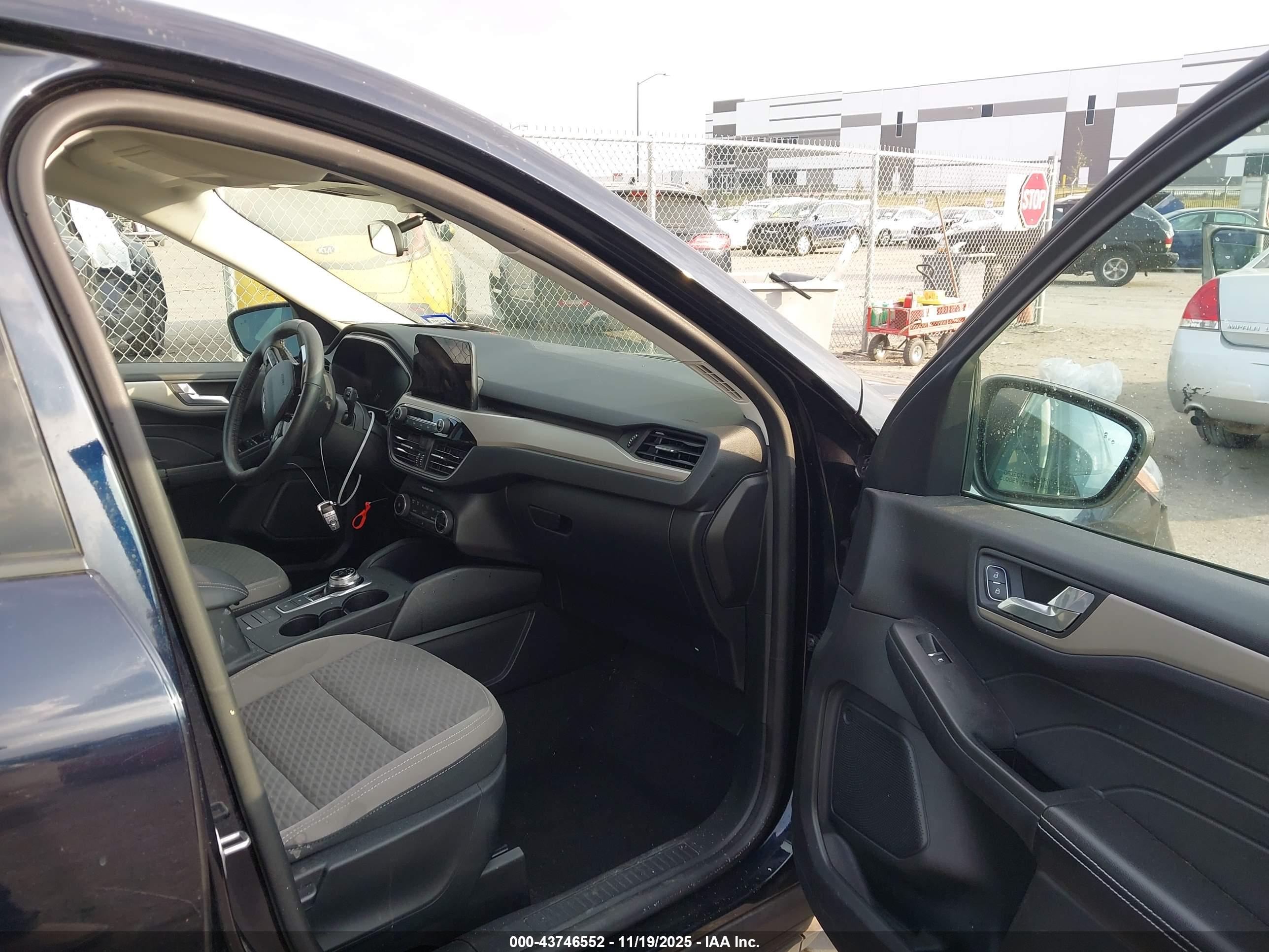 FORD ESCAPE image 5