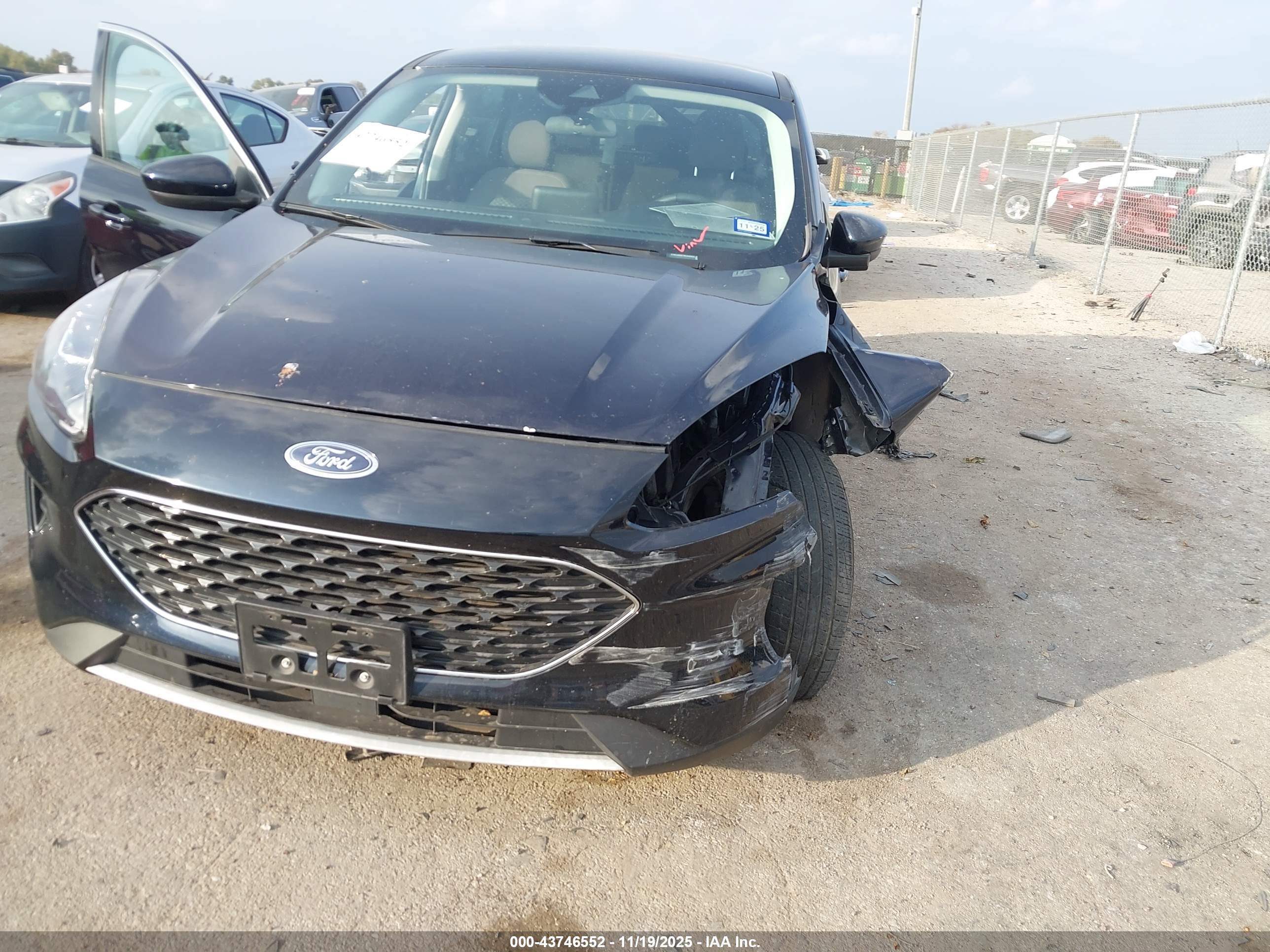 FORD ESCAPE image 6