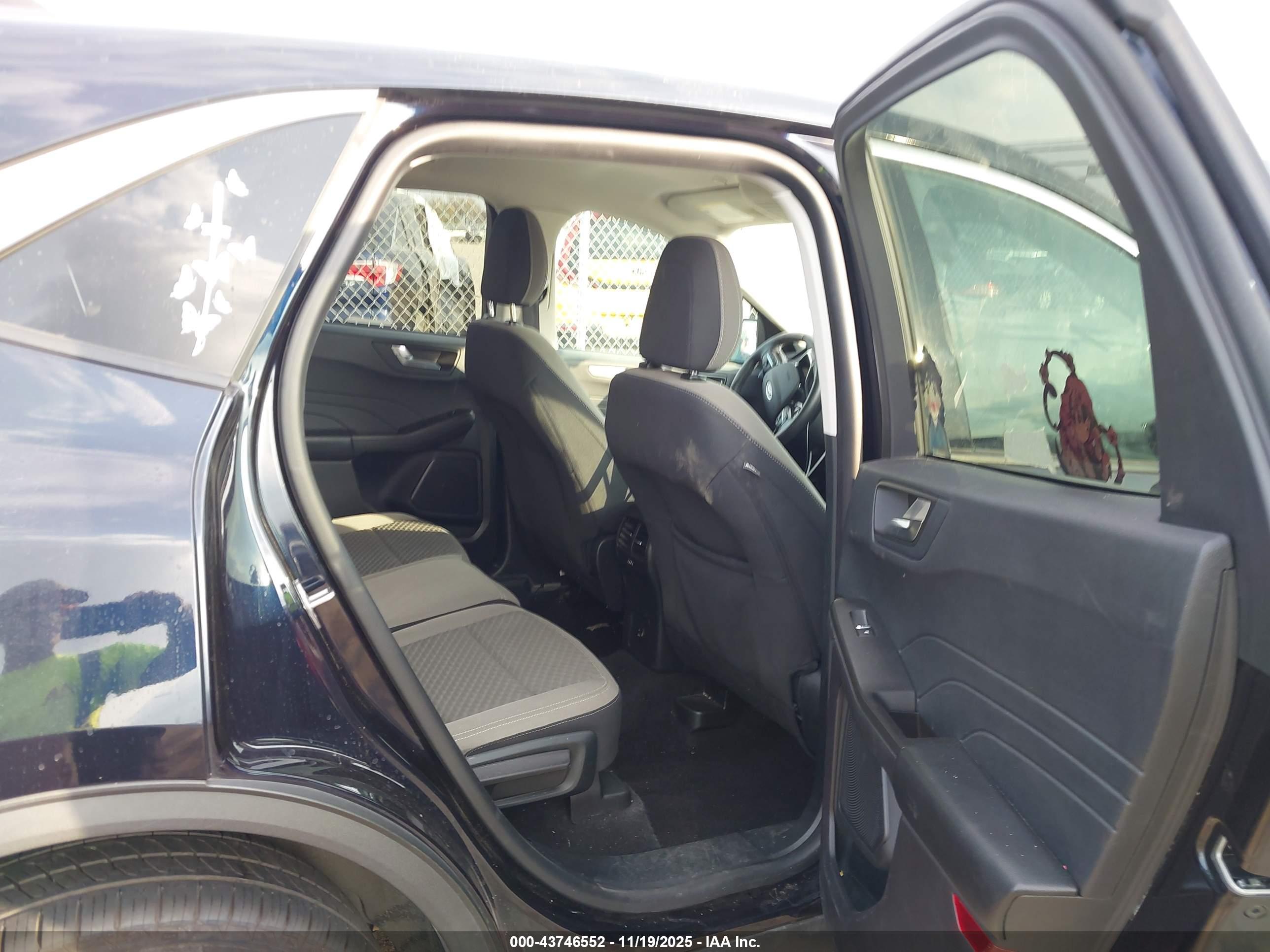 FORD ESCAPE image 8