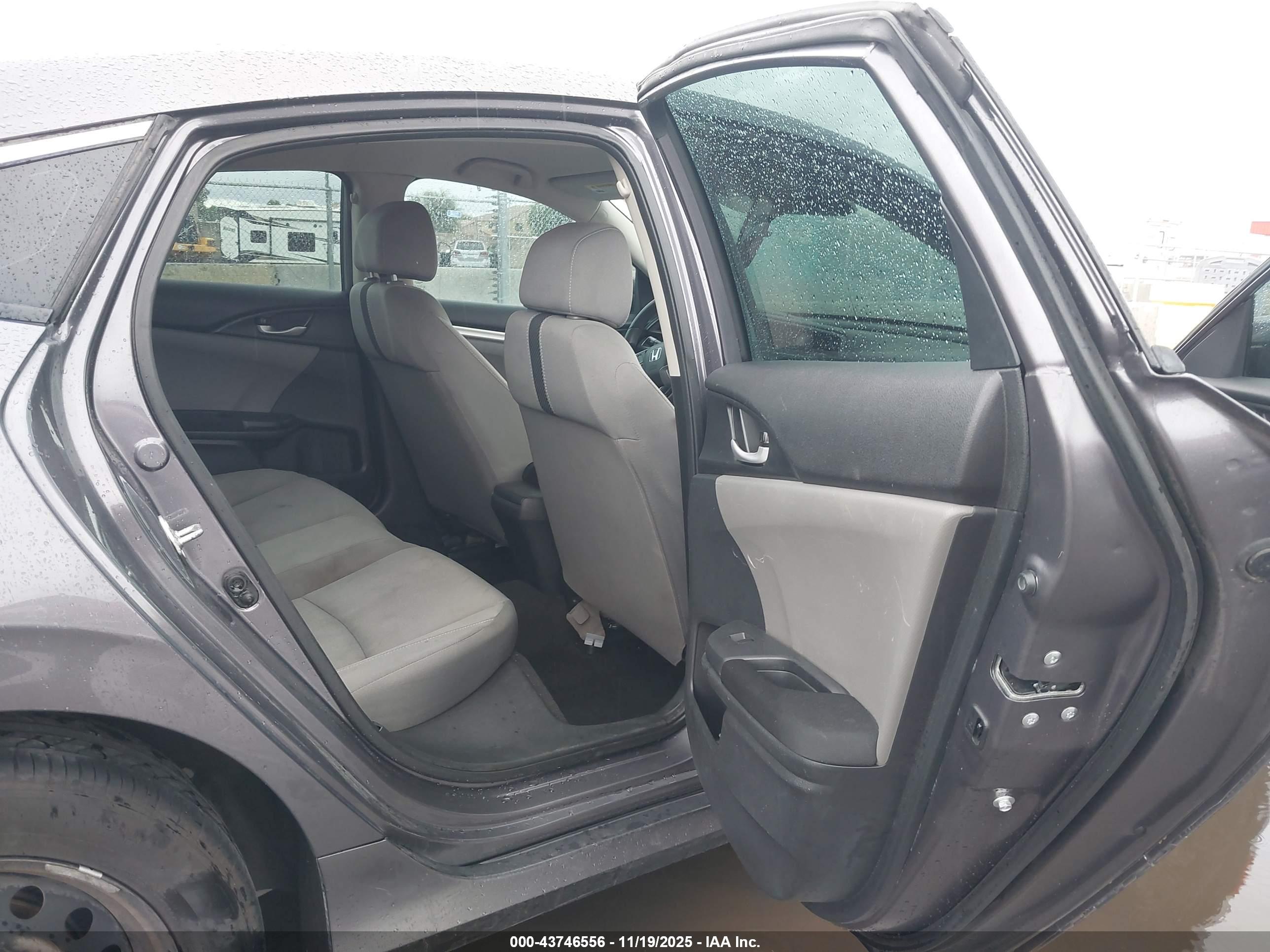 HONDA CIVIC image 8