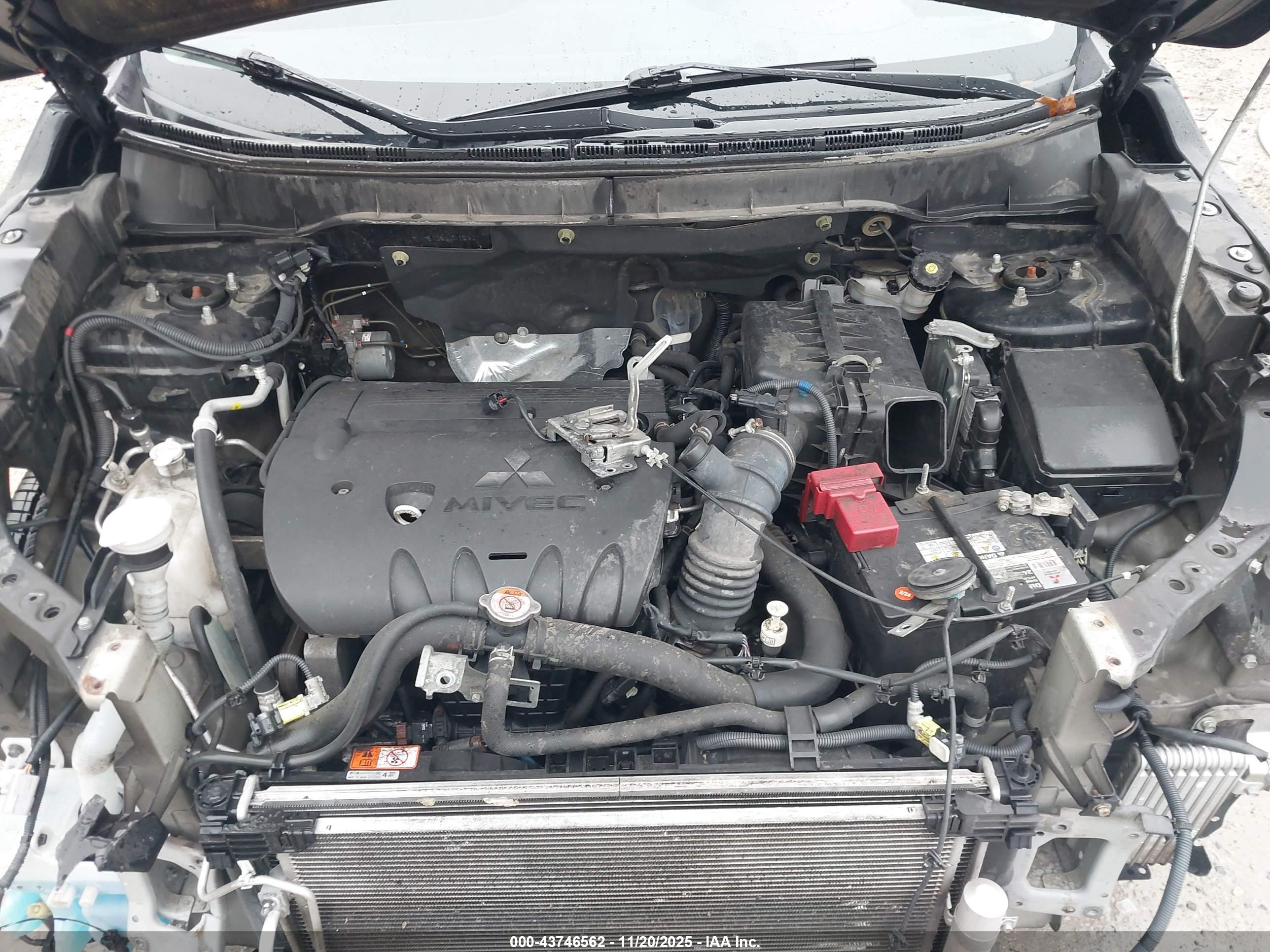 MITSUBISHI OUTLANDER image 10