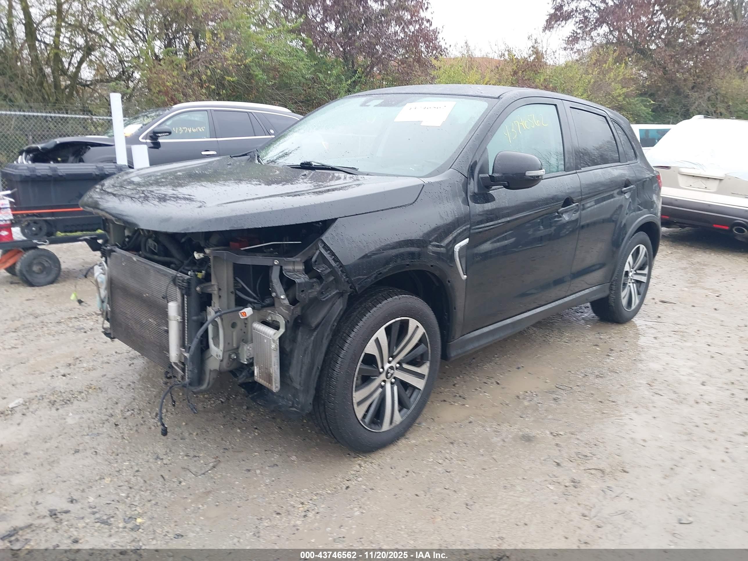 MITSUBISHI OUTLANDER image 2