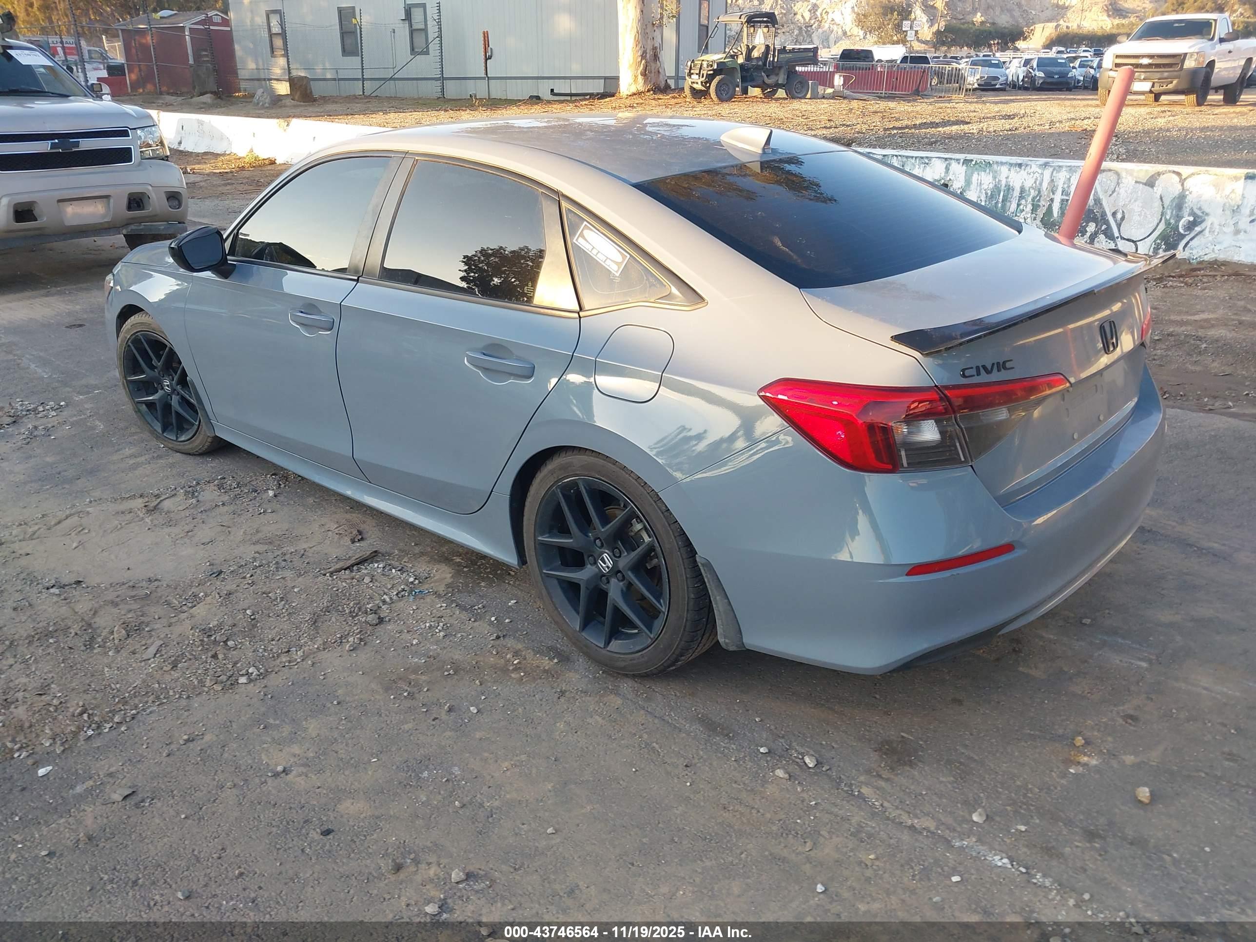 HONDA CIVIC image 3