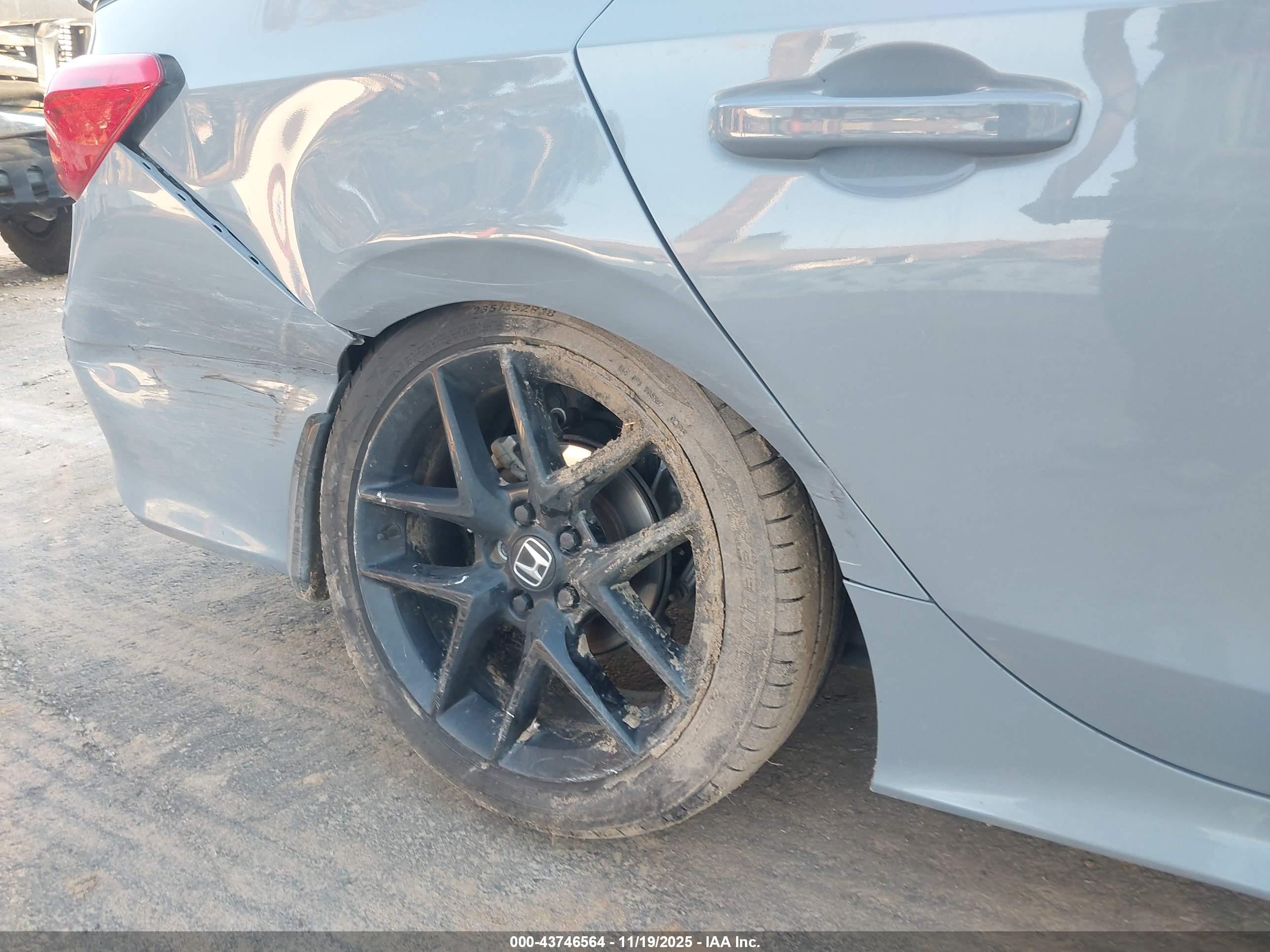 HONDA CIVIC image 6