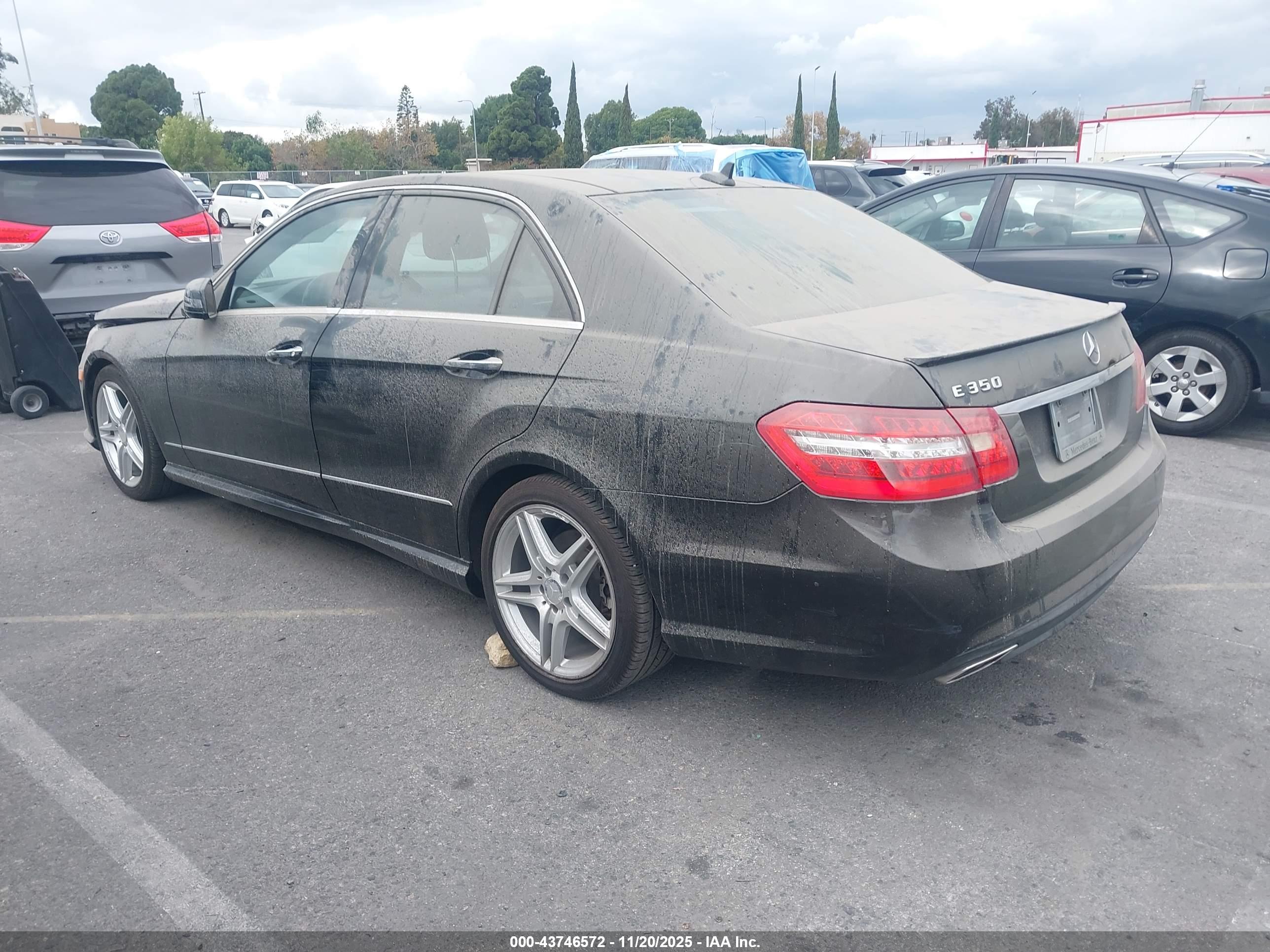 MERCEDES-BENZ E image 3