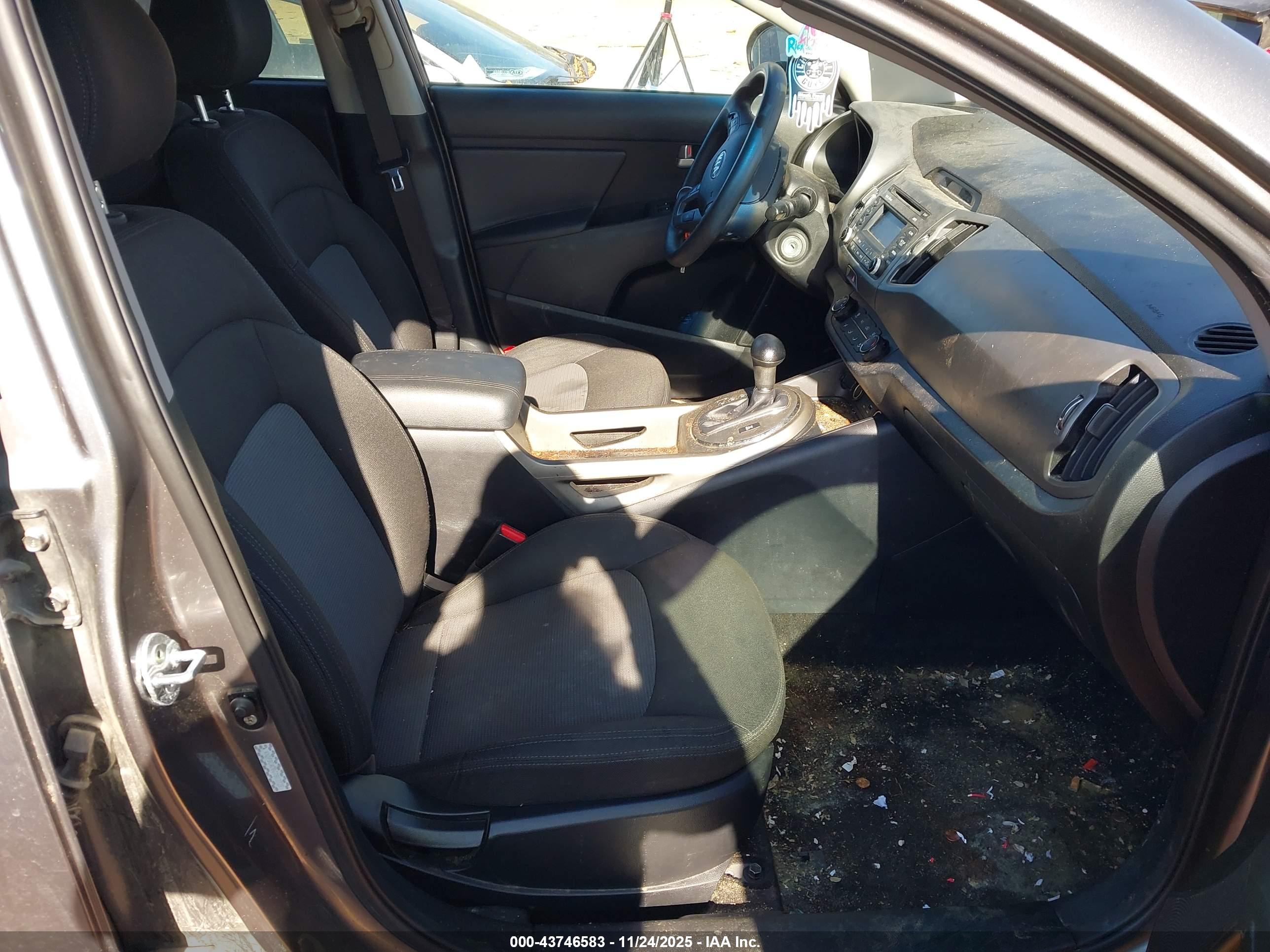 KIA SPORTAGE image 5