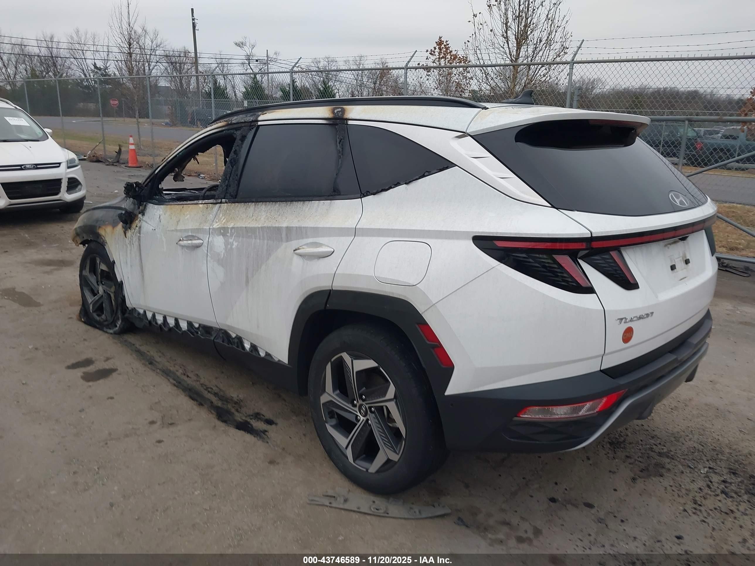 HYUNDAI TUCSON image 3