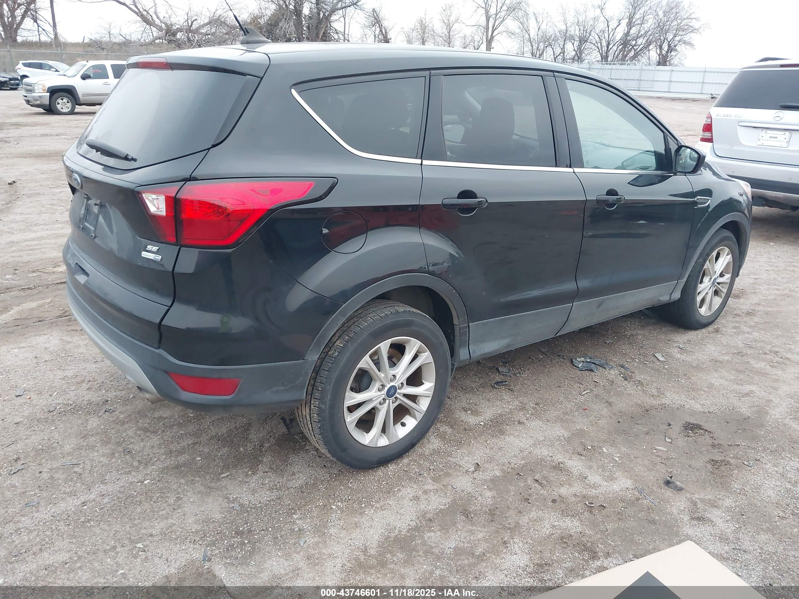 FORD ESCAPE image 4