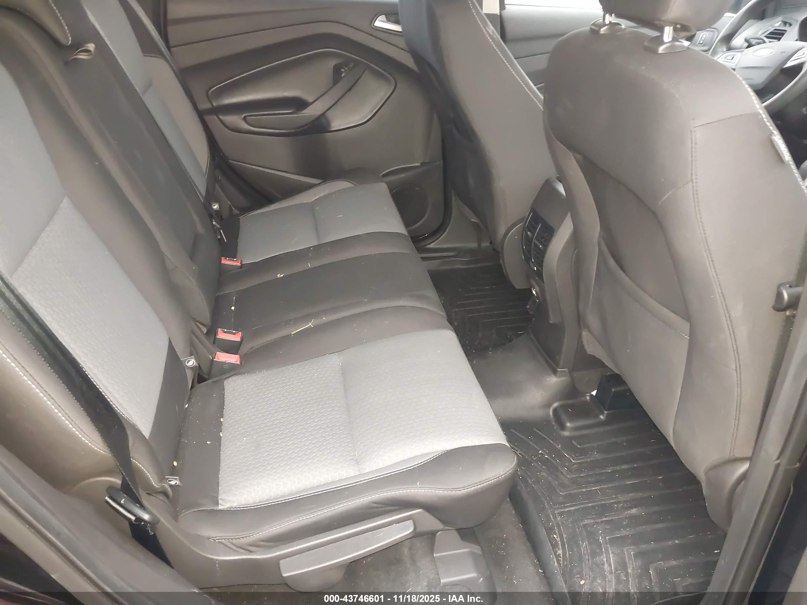 FORD ESCAPE image 8