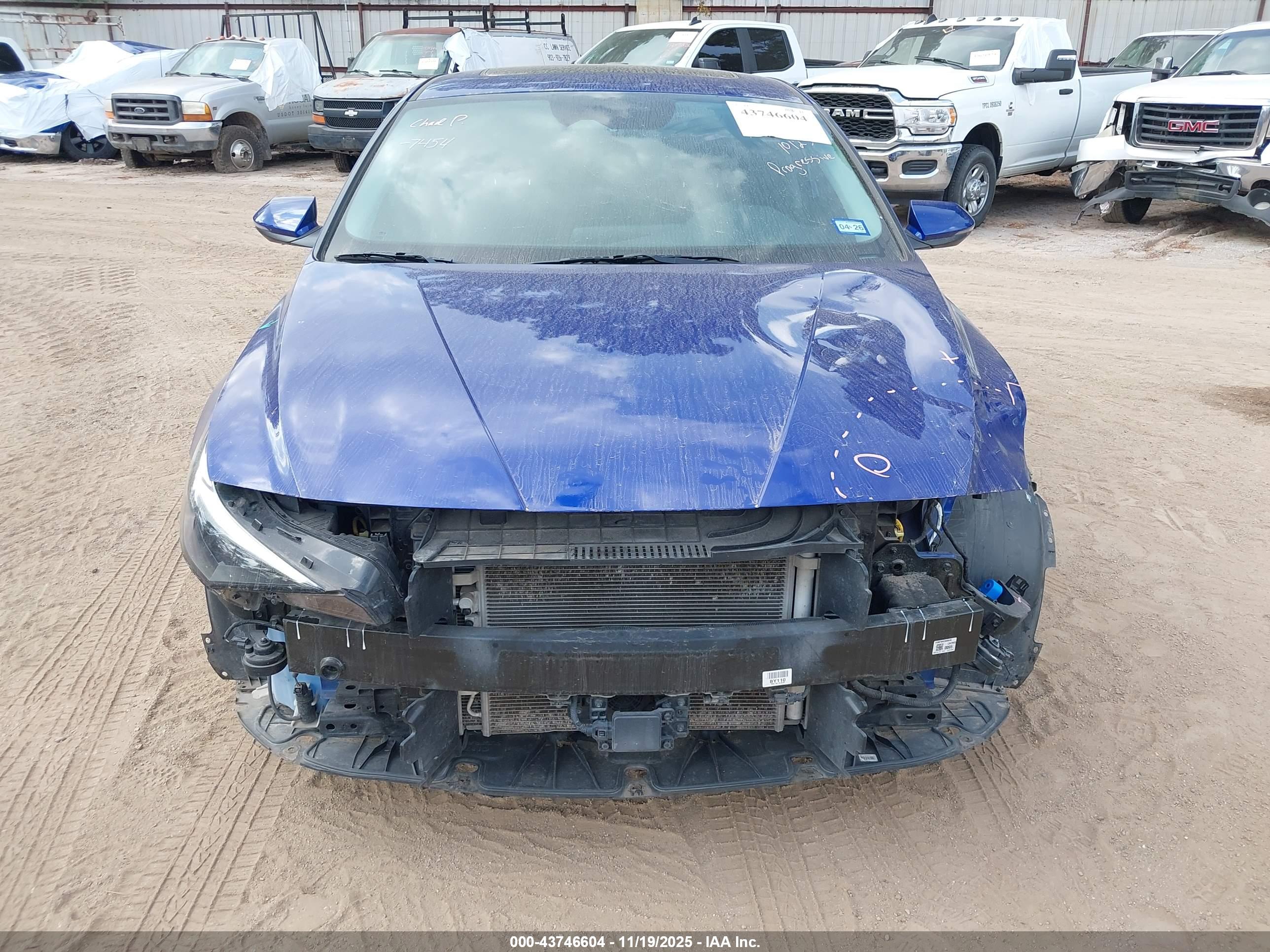 HYUNDAI ELANTRA image 6