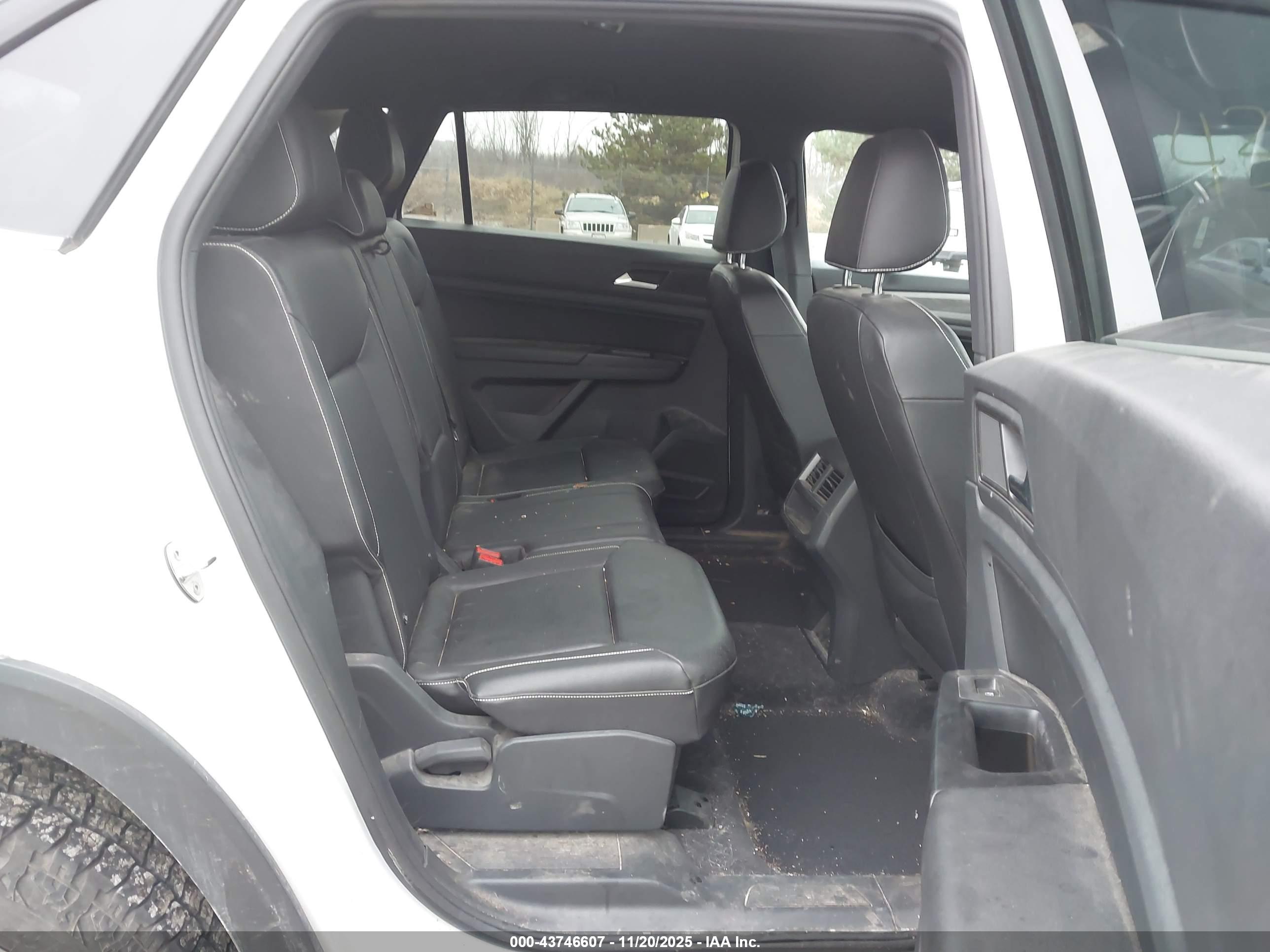 VOLKSWAGEN ATLAS image 8