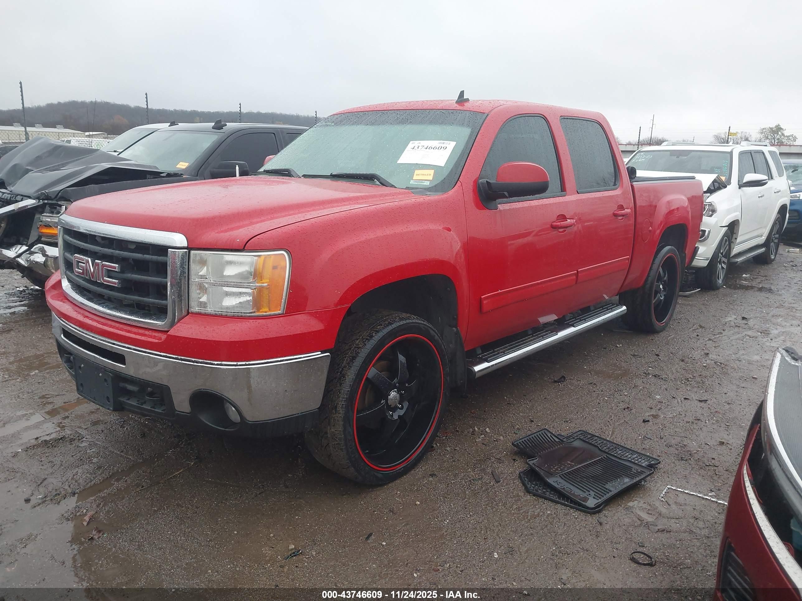 GMC SIERRA image 2